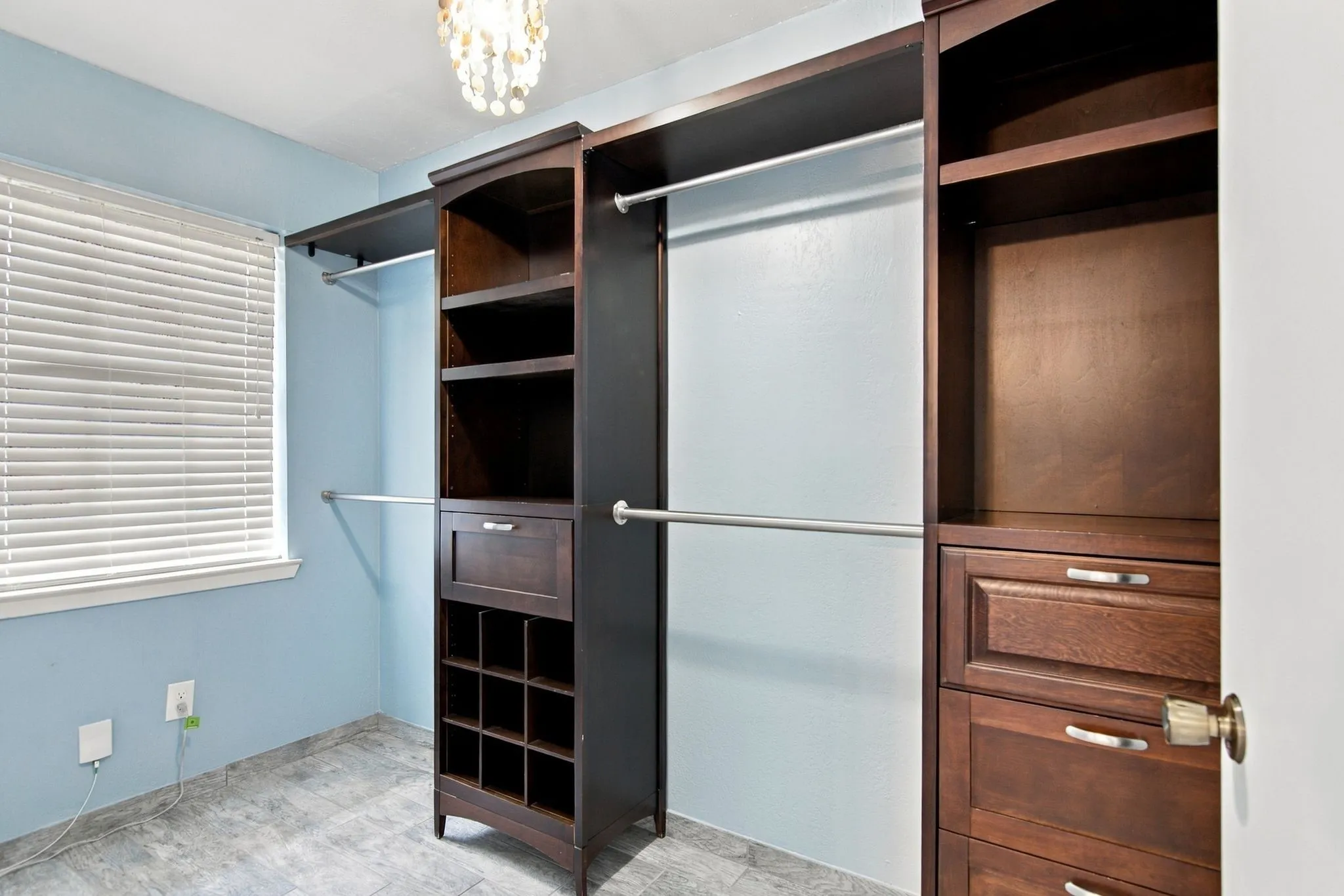 1 of the 3 master bedroom closets! 2 are walk in closets!!