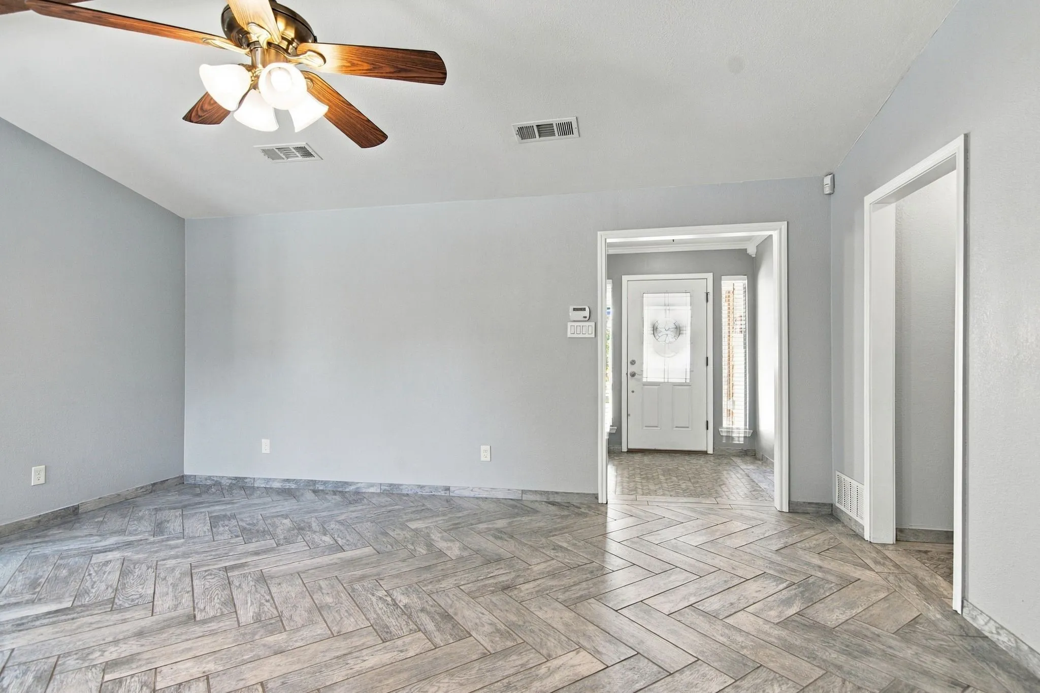 Single Family Residence For Sale in Tarrant County , 3104 Sugar Street, Bedford, Texas 76021, 3 Bedroom, 2 Bathroom, 2 Garage spaces, 1,920 Sqft, built in 1979, mls#21352576, Real Estate Agent in Bedford, Homes For Sale in Tarrant county, Homes For Sale in Bedford, Realtor in Bedford Texas, Real Estate Brokerage Independent Realty Texas, Luminita Cordes Realtor