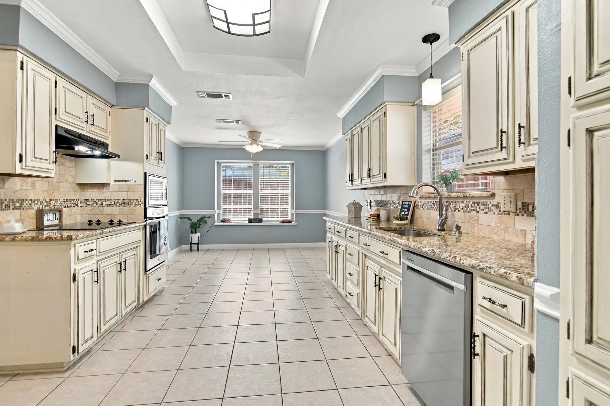 Single Family Residence For Sale in Tarrant County , 3104 Sugar Street, Bedford, Texas 76021, 3 Bedroom, 2 Bathroom, 2 Garage spaces, 1,920 Sqft, built in 1979, mls#21352576, Real Estate Agent in Bedford, Homes For Sale in Tarrant county, Homes For Sale in Bedford, Realtor in Bedford Texas, Real Estate Brokerage Independent Realty Texas, Luminita Cordes Realtor