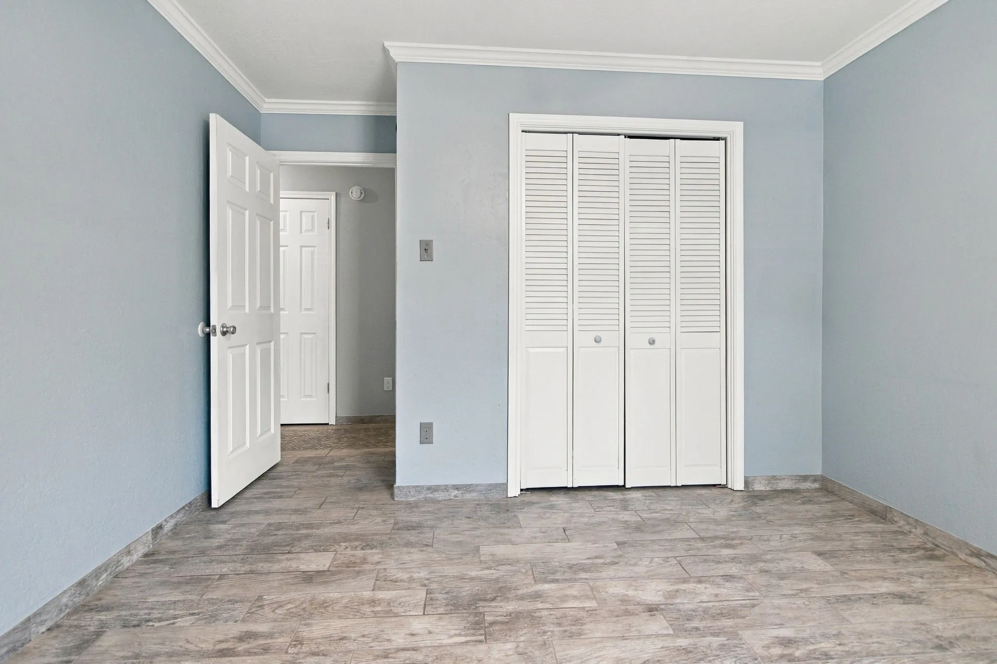Single Family Residence For Sale in Tarrant County , 3104 Sugar Street, Bedford, Texas 76021, 3 Bedroom, 2 Bathroom, 2 Garage spaces, 1,920 Sqft, built in 1979, mls#21352576, Real Estate Agent in Bedford, Homes For Sale in Tarrant county, Homes For Sale in Bedford, Realtor in Bedford Texas, Real Estate Brokerage Independent Realty Texas, Luminita Cordes Realtor
