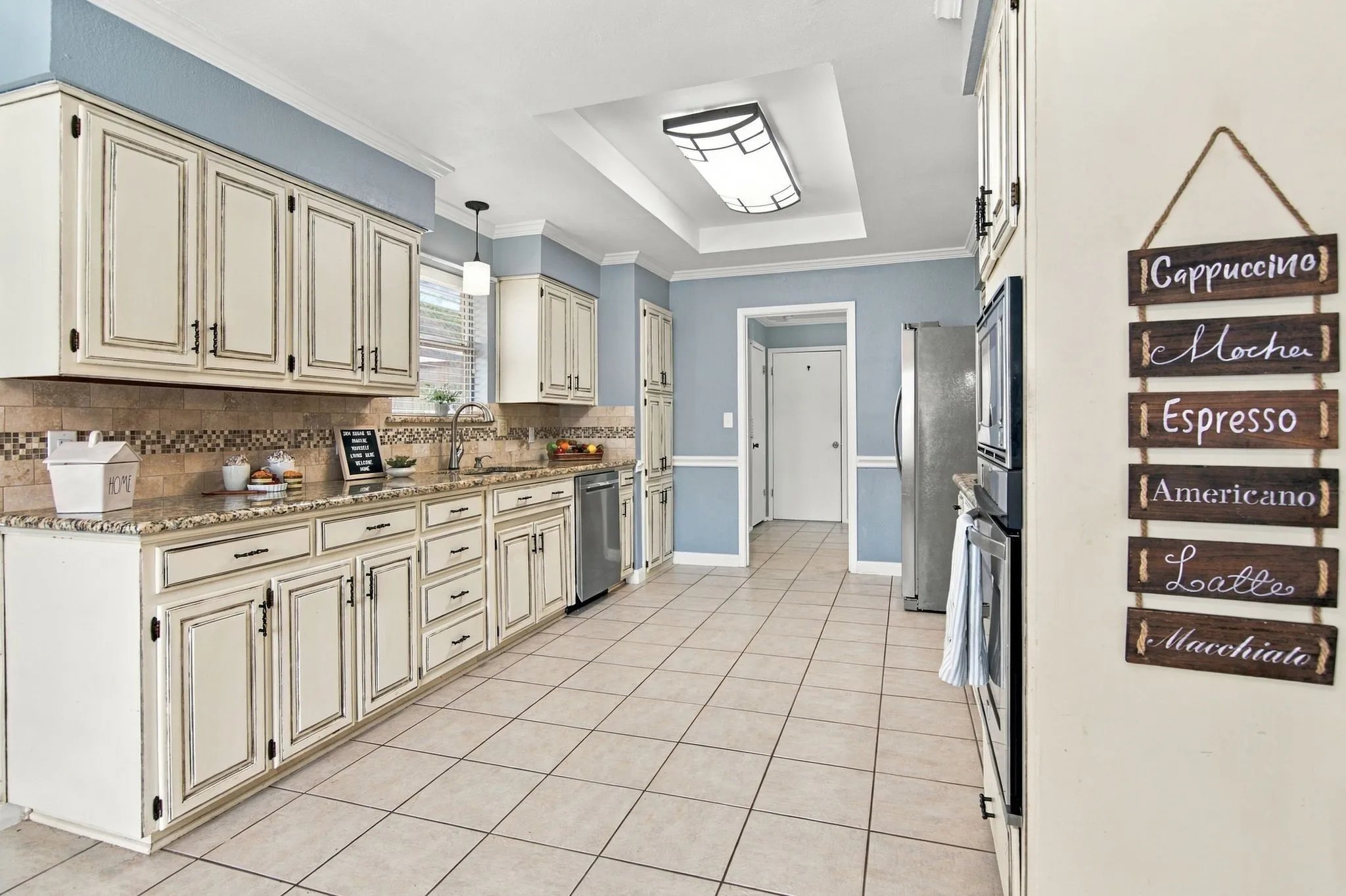 Single Family Residence For Sale in Tarrant County , 3104 Sugar Street, Bedford, Texas 76021, 3 Bedroom, 2 Bathroom, 2 Garage spaces, 1,920 Sqft, built in 1979, mls#21352576, Real Estate Agent in Bedford, Homes For Sale in Tarrant county, Homes For Sale in Bedford, Realtor in Bedford Texas, Real Estate Brokerage Independent Realty Texas, Luminita Cordes Realtor