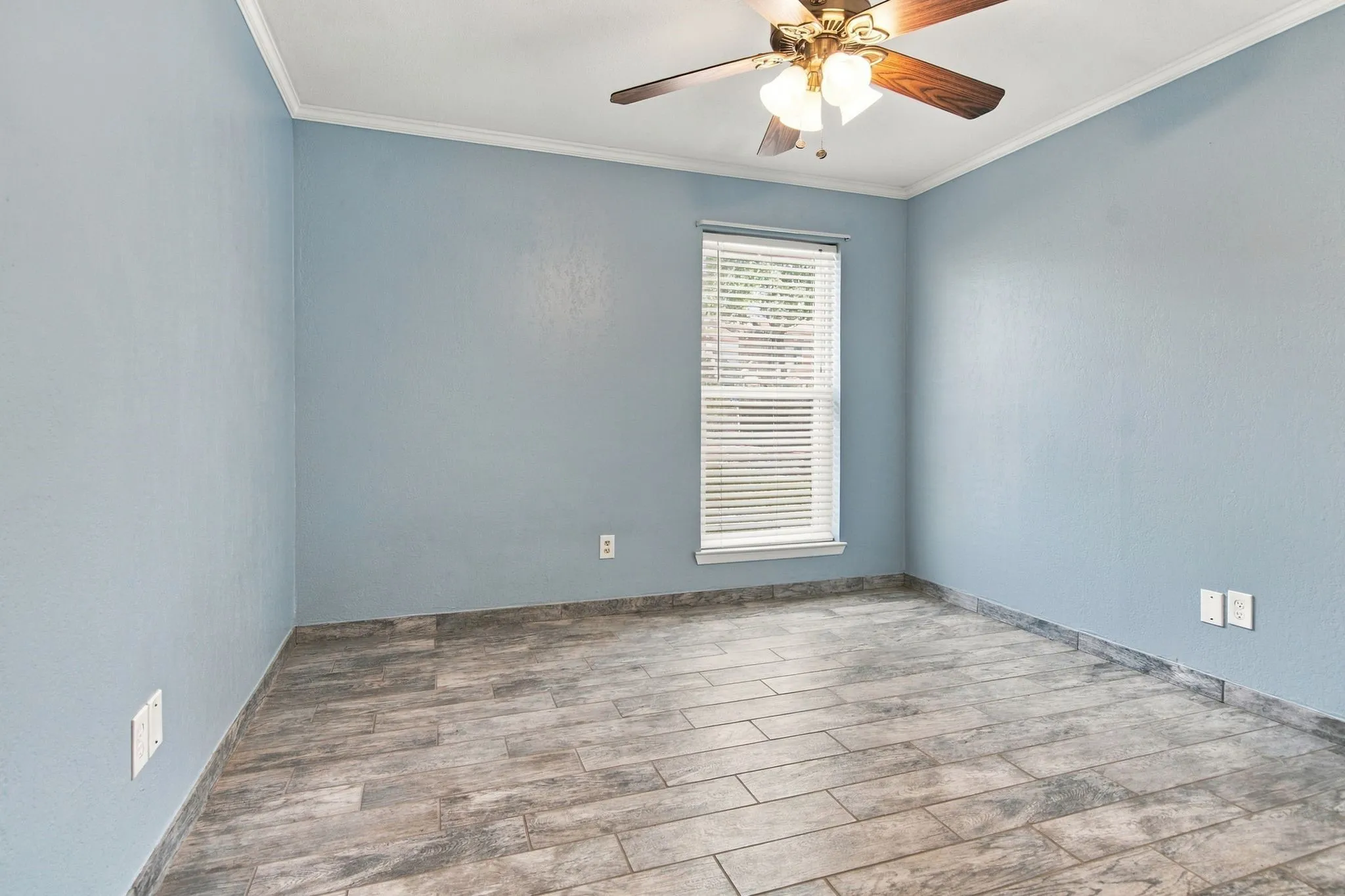 Single Family Residence For Sale in Tarrant County , 3104 Sugar Street, Bedford, Texas 76021, 3 Bedroom, 2 Bathroom, 2 Garage spaces, 1,920 Sqft, built in 1979, mls#21352576, Real Estate Agent in Bedford, Homes For Sale in Tarrant county, Homes For Sale in Bedford, Realtor in Bedford Texas, Real Estate Brokerage Independent Realty Texas, Luminita Cordes Realtor