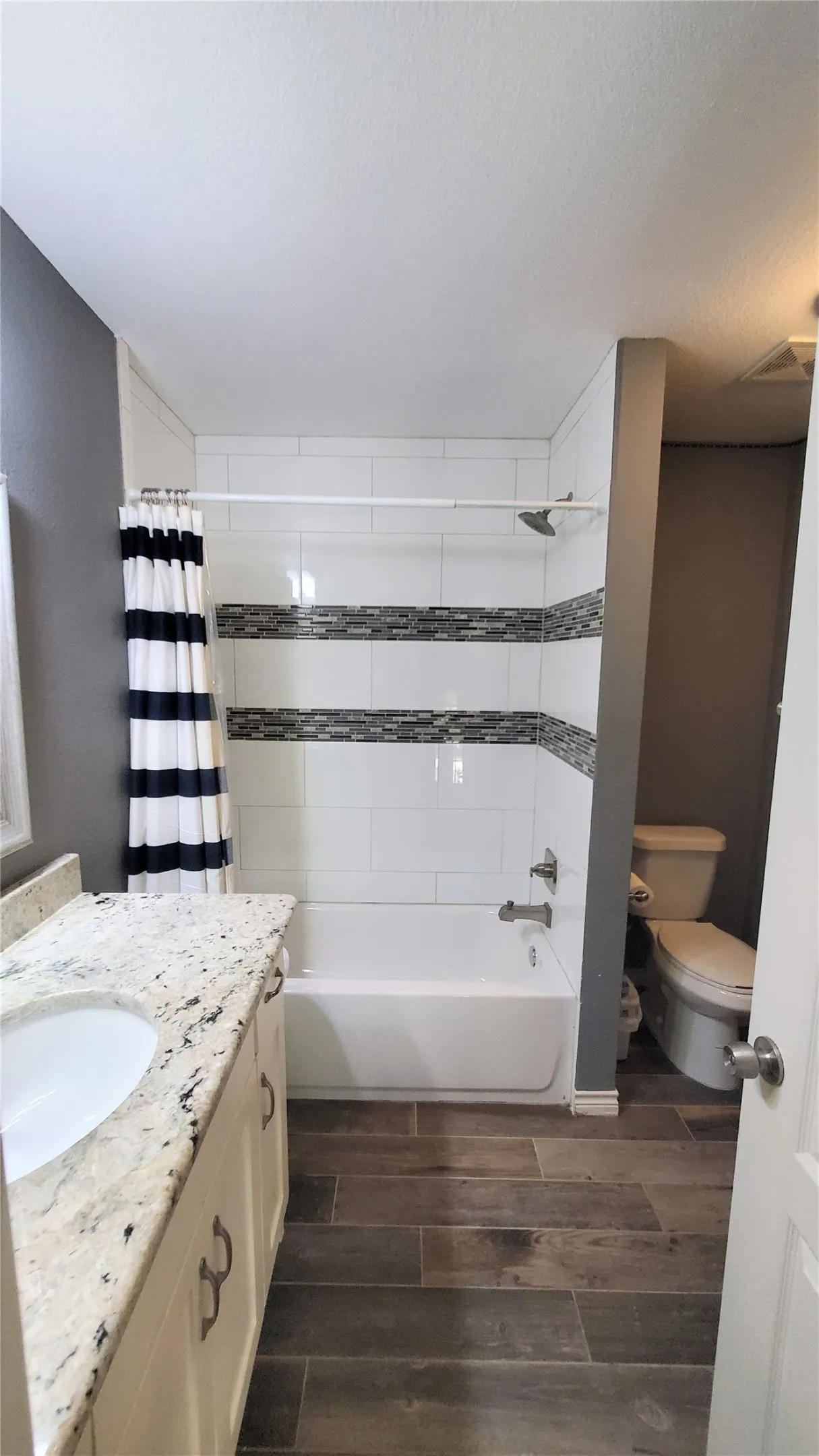 Single Family Residence For Sale in Collin County , 912 Blackstone Drive, Allen, Texas 75002, 5 Bedroom, 4 Bathroom, 2 Garage spaces, 3,100 Sqft, built in 1991, mls#21352578, Real Estate Agent in Allen, Homes For Sale in Collin county, Homes For Sale in Allen, Realtor in Allen Texas, Real Estate Brokerage Independent Realty Texas, Luminita Cordes Realtor