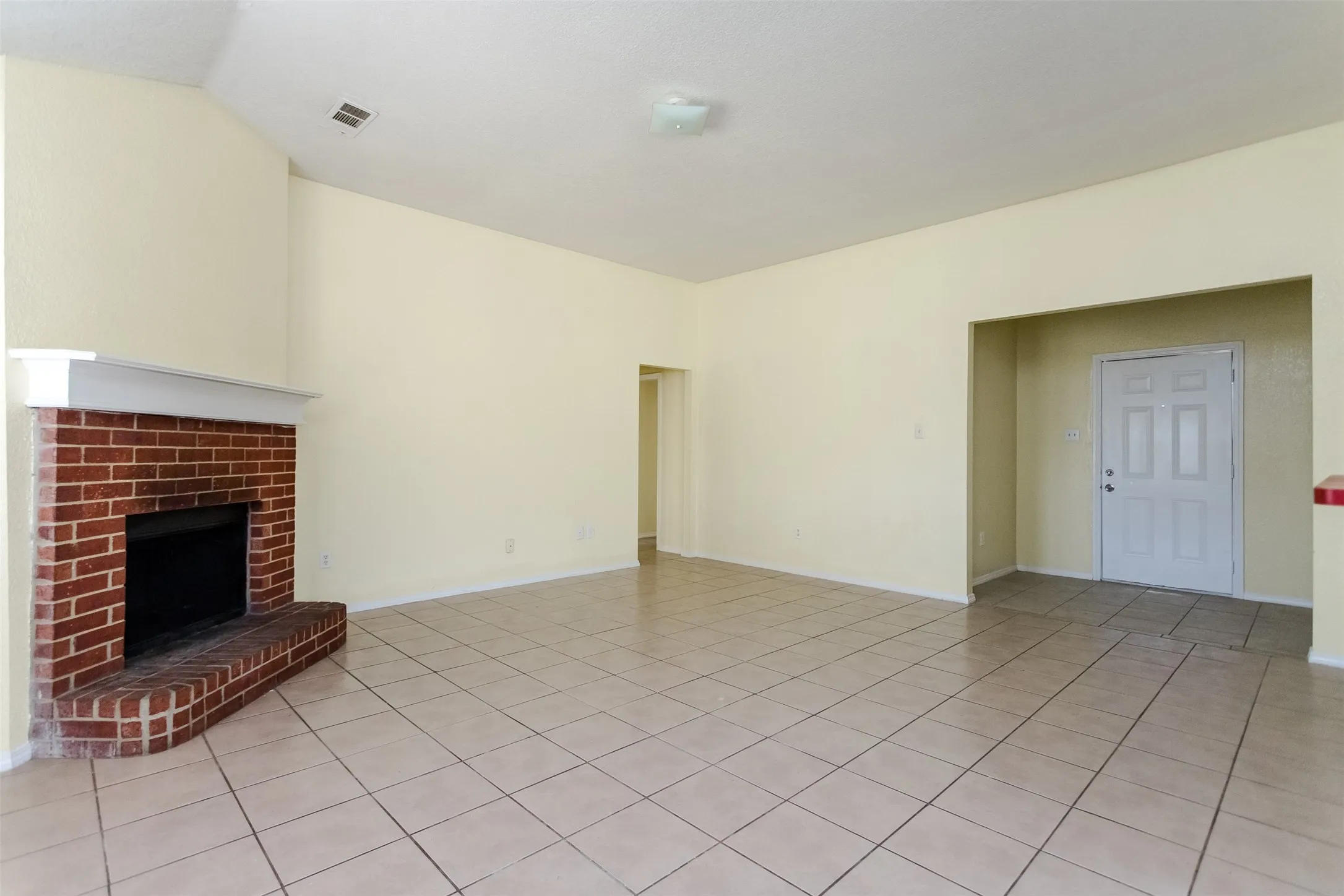 Single Family Residence For Sale in Dallas County , 1015 Balkan Drive, Lancaster, Texas 75134, 4 Bedroom, 2 Bathroom, 2 Garage spaces, 1,747 Sqft, built in 2002, mls#21349933, Real Estate Agent in Lancaster, Homes For Sale in Dallas county, Homes For Sale in Lancaster, Realtor in Lancaster Texas, Real Estate Brokerage Independent Realty Texas, Luminita Cordes Realtor