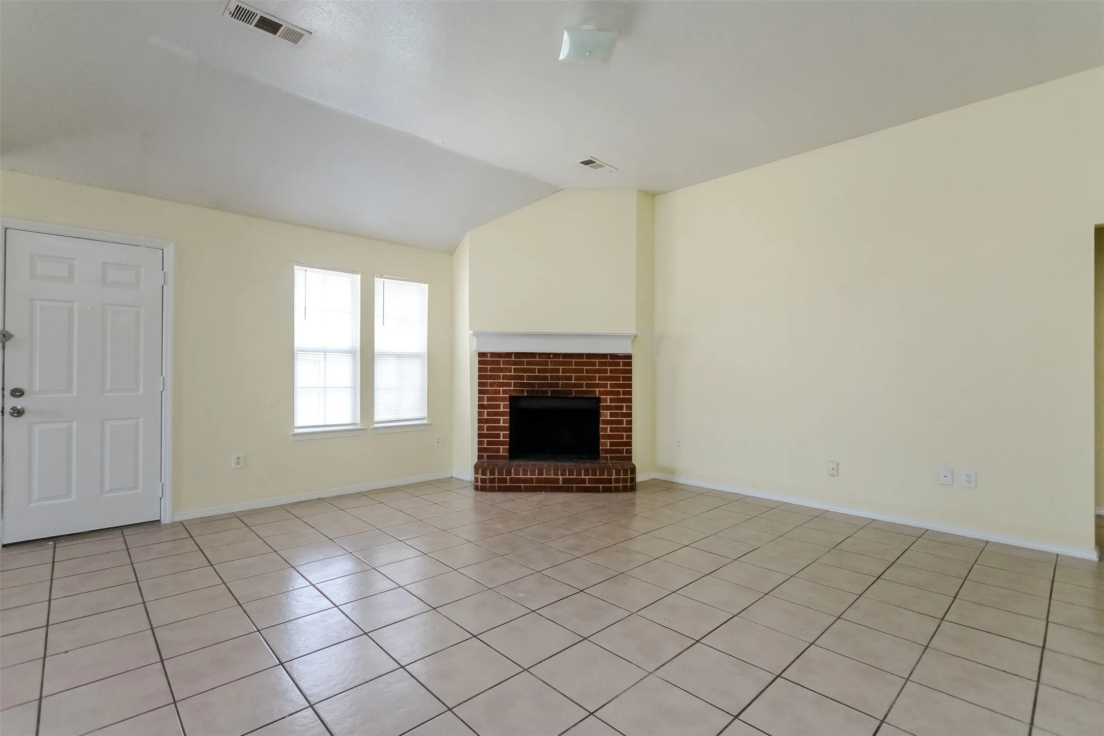 Single Family Residence For Sale in Dallas County , 1015 Balkan Drive, Lancaster, Texas 75134, 4 Bedroom, 2 Bathroom, 2 Garage spaces, 1,747 Sqft, built in 2002, mls#21349933, Real Estate Agent in Lancaster, Homes For Sale in Dallas county, Homes For Sale in Lancaster, Realtor in Lancaster Texas, Real Estate Brokerage Independent Realty Texas, Luminita Cordes Realtor