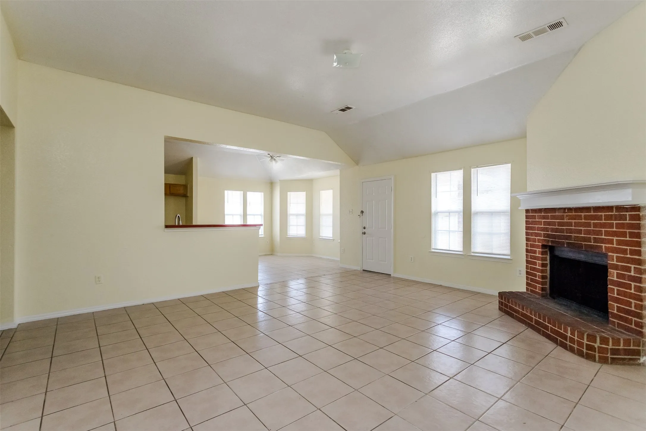 Single Family Residence For Sale in Dallas County , 1015 Balkan Drive, Lancaster, Texas 75134, 4 Bedroom, 2 Bathroom, 2 Garage spaces, 1,747 Sqft, built in 2002, mls#21349933, Real Estate Agent in Lancaster, Homes For Sale in Dallas county, Homes For Sale in Lancaster, Realtor in Lancaster Texas, Real Estate Brokerage Independent Realty Texas, Luminita Cordes Realtor