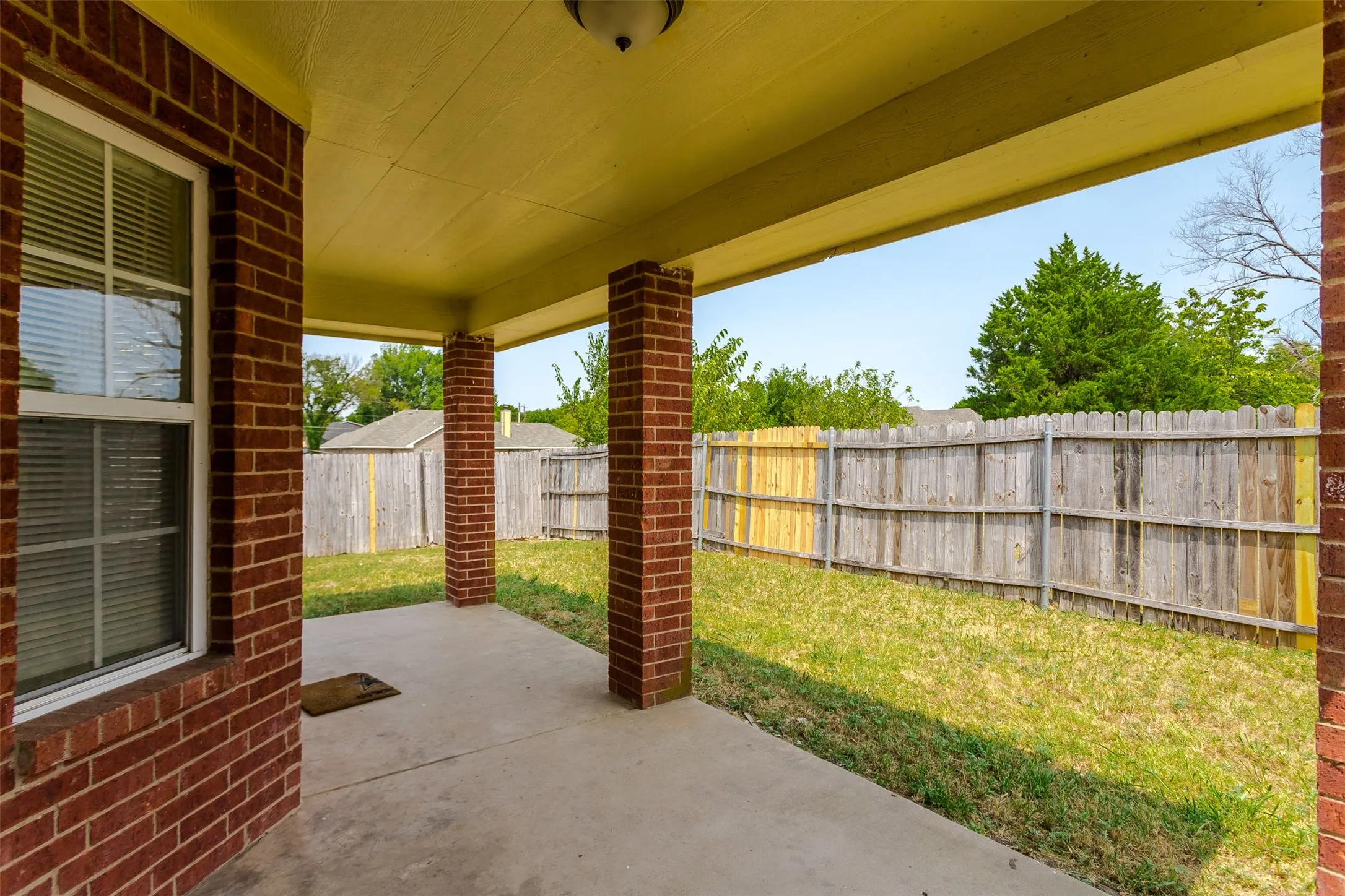Single Family Residence For Sale in Dallas County , 1015 Balkan Drive, Lancaster, Texas 75134, 4 Bedroom, 2 Bathroom, 2 Garage spaces, 1,747 Sqft, built in 2002, mls#21349933, Real Estate Agent in Lancaster, Homes For Sale in Dallas county, Homes For Sale in Lancaster, Realtor in Lancaster Texas, Real Estate Brokerage Independent Realty Texas, Luminita Cordes Realtor