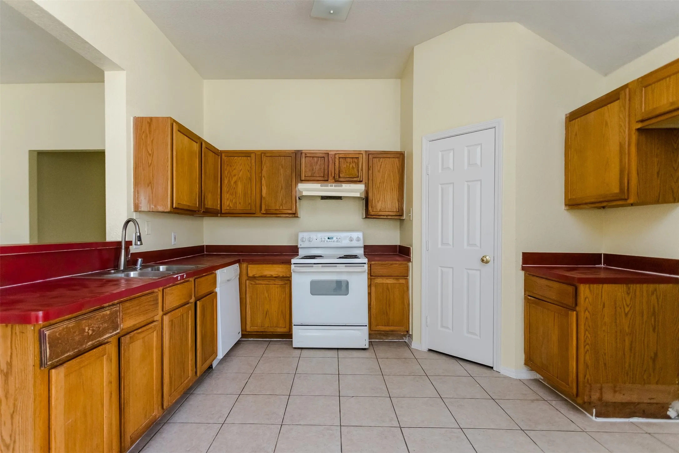 Single Family Residence For Sale in Dallas County , 1015 Balkan Drive, Lancaster, Texas 75134, 4 Bedroom, 2 Bathroom, 2 Garage spaces, 1,747 Sqft, built in 2002, mls#21349933, Real Estate Agent in Lancaster, Homes For Sale in Dallas county, Homes For Sale in Lancaster, Realtor in Lancaster Texas, Real Estate Brokerage Independent Realty Texas, Luminita Cordes Realtor