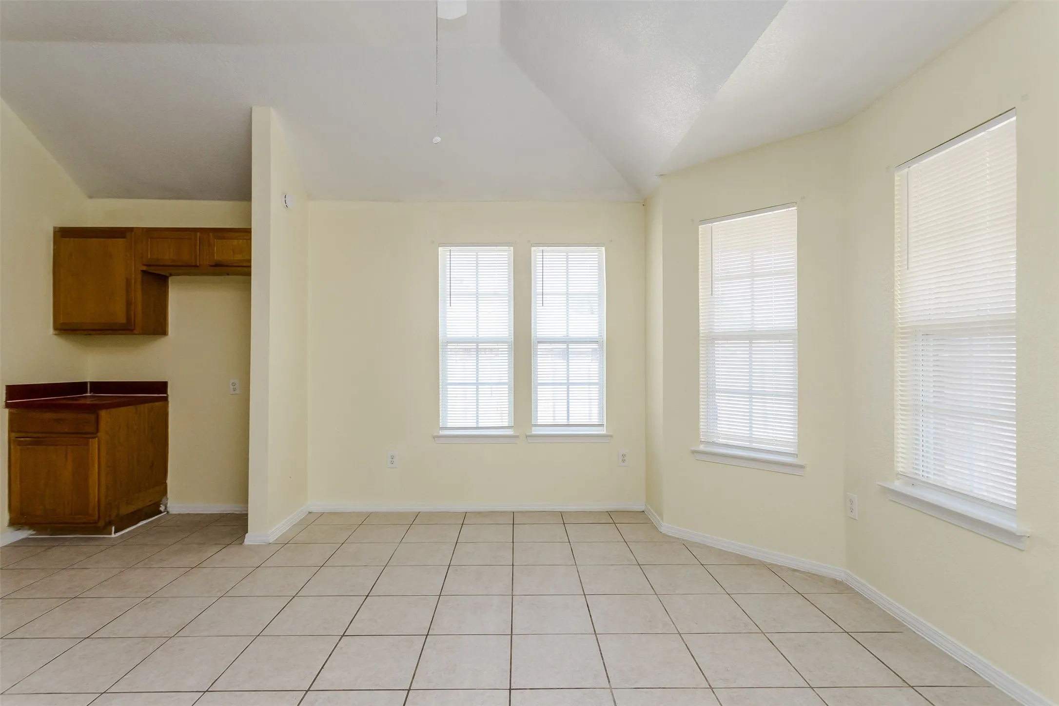 Single Family Residence For Sale in Dallas County , 1015 Balkan Drive, Lancaster, Texas 75134, 4 Bedroom, 2 Bathroom, 2 Garage spaces, 1,747 Sqft, built in 2002, mls#21349933, Real Estate Agent in Lancaster, Homes For Sale in Dallas county, Homes For Sale in Lancaster, Realtor in Lancaster Texas, Real Estate Brokerage Independent Realty Texas, Luminita Cordes Realtor