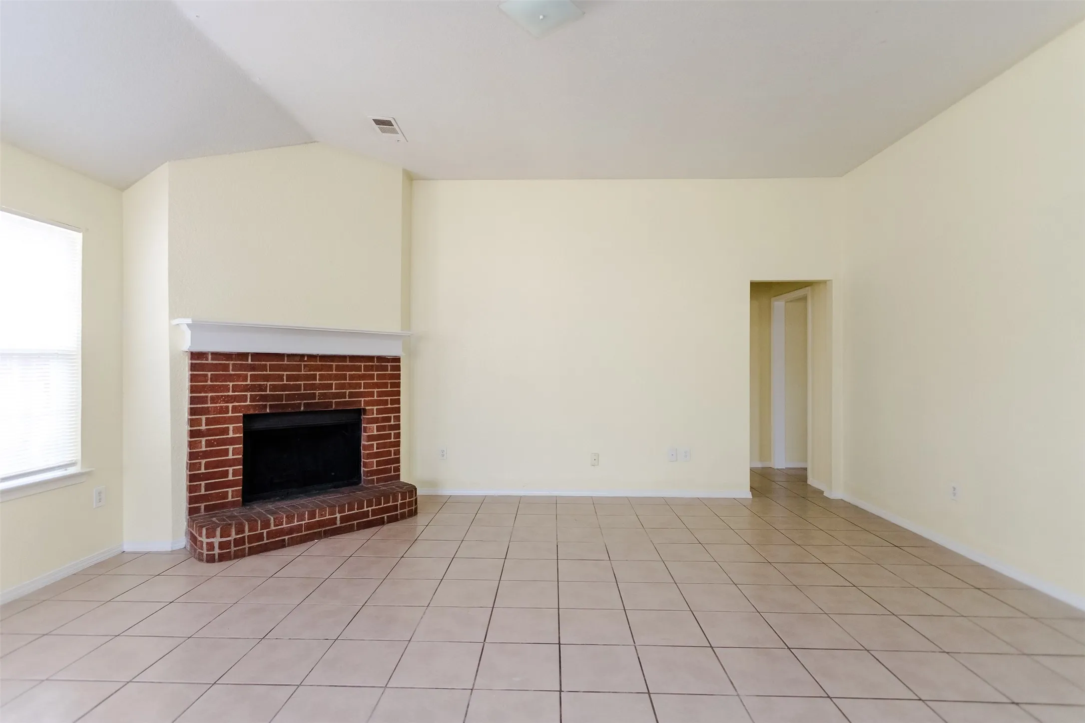 Single Family Residence For Sale in Dallas County , 1015 Balkan Drive, Lancaster, Texas 75134, 4 Bedroom, 2 Bathroom, 2 Garage spaces, 1,747 Sqft, built in 2002, mls#21349933, Real Estate Agent in Lancaster, Homes For Sale in Dallas county, Homes For Sale in Lancaster, Realtor in Lancaster Texas, Real Estate Brokerage Independent Realty Texas, Luminita Cordes Realtor