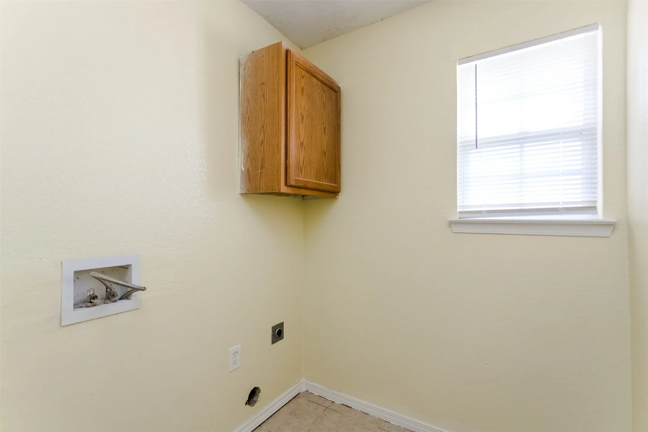 Single Family Residence For Sale in Dallas County , 1015 Balkan Drive, Lancaster, Texas 75134, 4 Bedroom, 2 Bathroom, 2 Garage spaces, 1,747 Sqft, built in 2002, mls#21349933, Real Estate Agent in Lancaster, Homes For Sale in Dallas county, Homes For Sale in Lancaster, Realtor in Lancaster Texas, Real Estate Brokerage Independent Realty Texas, Luminita Cordes Realtor