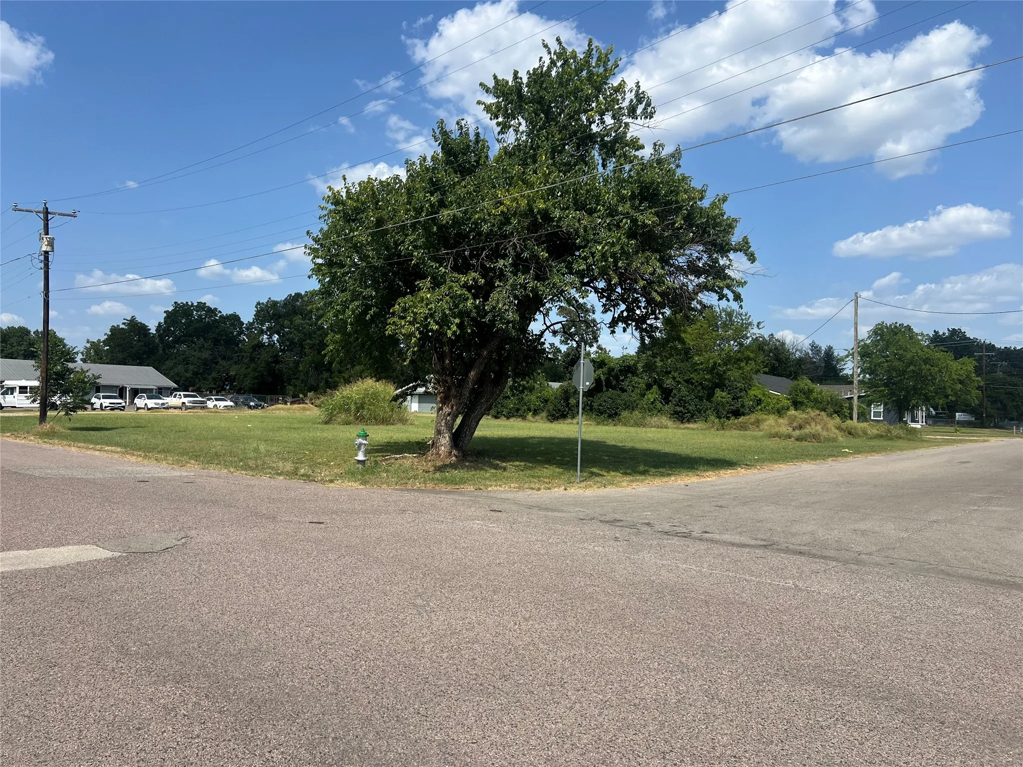 Unimproved Land For Sale in Fannin County , 1706 N Main Street, Bonham, Texas 75418, 0, 0, Garage spaces, 0 Sqft, built in 0, Price $40,000, mls#21352313, Real Estate Agent in Bonham, Homes For Sale in Fannin county, Homes For Sale in Bonham, Realtor in Bonham Texas, Real Estate Brokerage Independent Realty Texas, Luminita Cordes Realtor