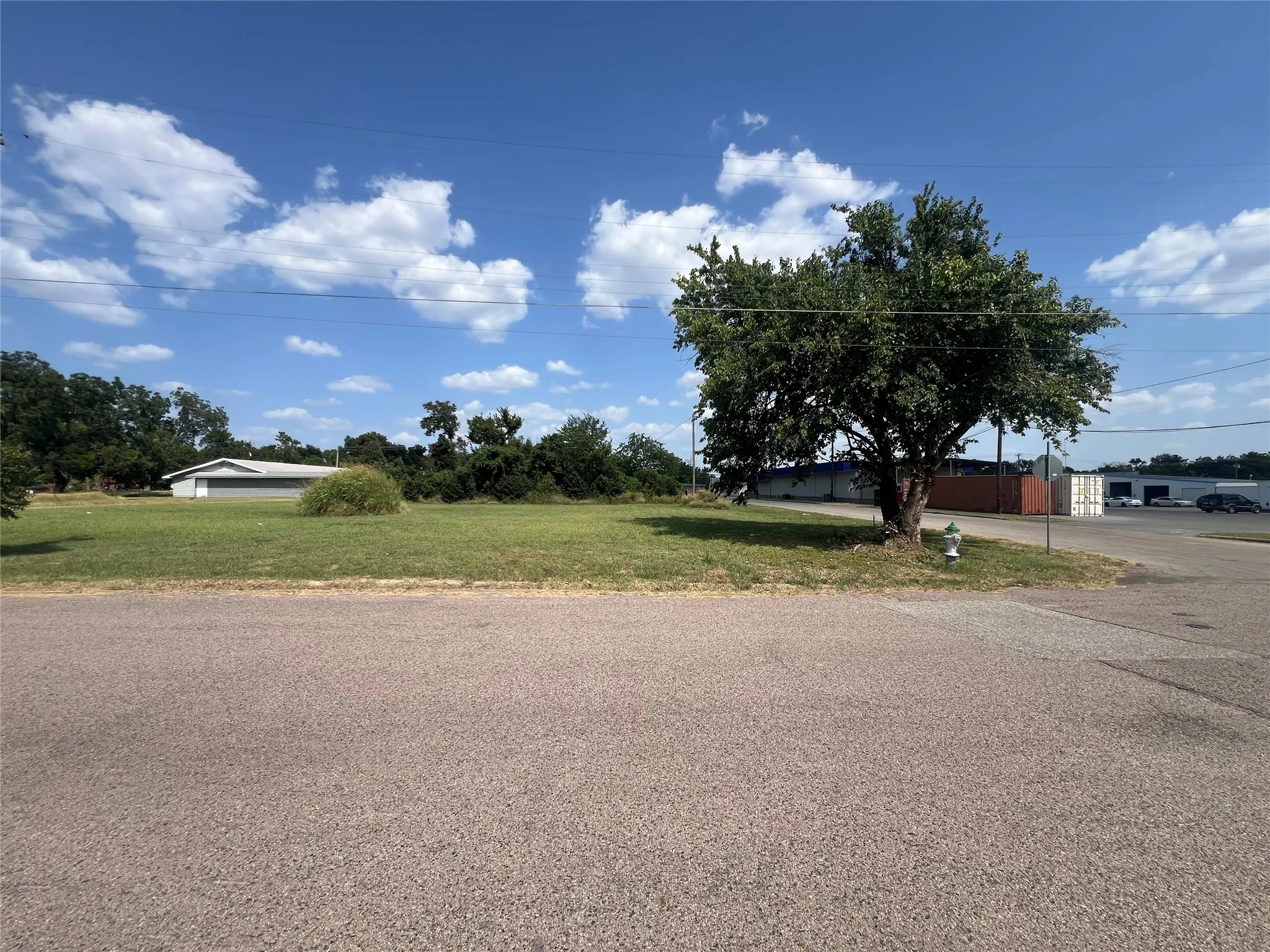 Unimproved Land For Sale in Fannin County , 1706 N Main Street, Bonham, Texas 75418, 0, 0, Garage spaces, 0 Sqft, built in 0, Price $40,000, mls#21352313, Real Estate Agent in Bonham, Homes For Sale in Fannin county, Homes For Sale in Bonham, Realtor in Bonham Texas, Real Estate Brokerage Independent Realty Texas, Luminita Cordes Realtor