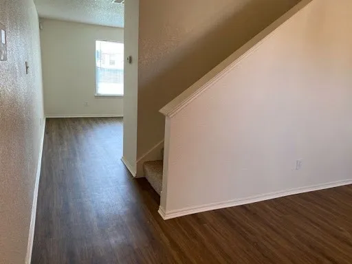 Single Family Residence For Rent in Tarrant County , 1101 Mustang Ridge Drive, Fort Worth, Texas 76052, 3 Bedroom, 2 Bathroom, 2 Garage spaces, 2,258 Sqft, built in 2004, mls#21352590, Real Estate Agent in Fort Worth, Homes For Rent in Tarrant county, Homes For Rent in Fort Worth, Realtor in Fort Worth Texas, Real Estate Brokerage Independent Realty Texas, Luminita Cordes Realtor