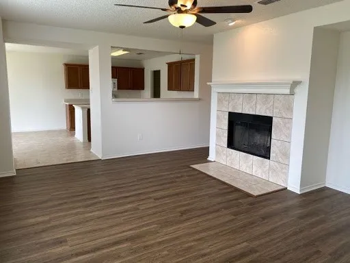 Single Family Residence For Rent in Tarrant County , 1101 Mustang Ridge Drive, Fort Worth, Texas 76052, 3 Bedroom, 2 Bathroom, 2 Garage spaces, 2,258 Sqft, built in 2004, mls#21352590, Real Estate Agent in Fort Worth, Homes For Rent in Tarrant county, Homes For Rent in Fort Worth, Realtor in Fort Worth Texas, Real Estate Brokerage Independent Realty Texas, Luminita Cordes Realtor