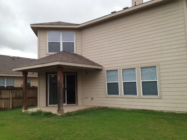 Single Family Residence For Rent in Tarrant County , 1101 Mustang Ridge Drive, Fort Worth, Texas 76052, 3 Bedroom, 2 Bathroom, 2 Garage spaces, 2,258 Sqft, built in 2004, mls#21352590, Real Estate Agent in Fort Worth, Homes For Rent in Tarrant county, Homes For Rent in Fort Worth, Realtor in Fort Worth Texas, Real Estate Brokerage Independent Realty Texas, Luminita Cordes Realtor
