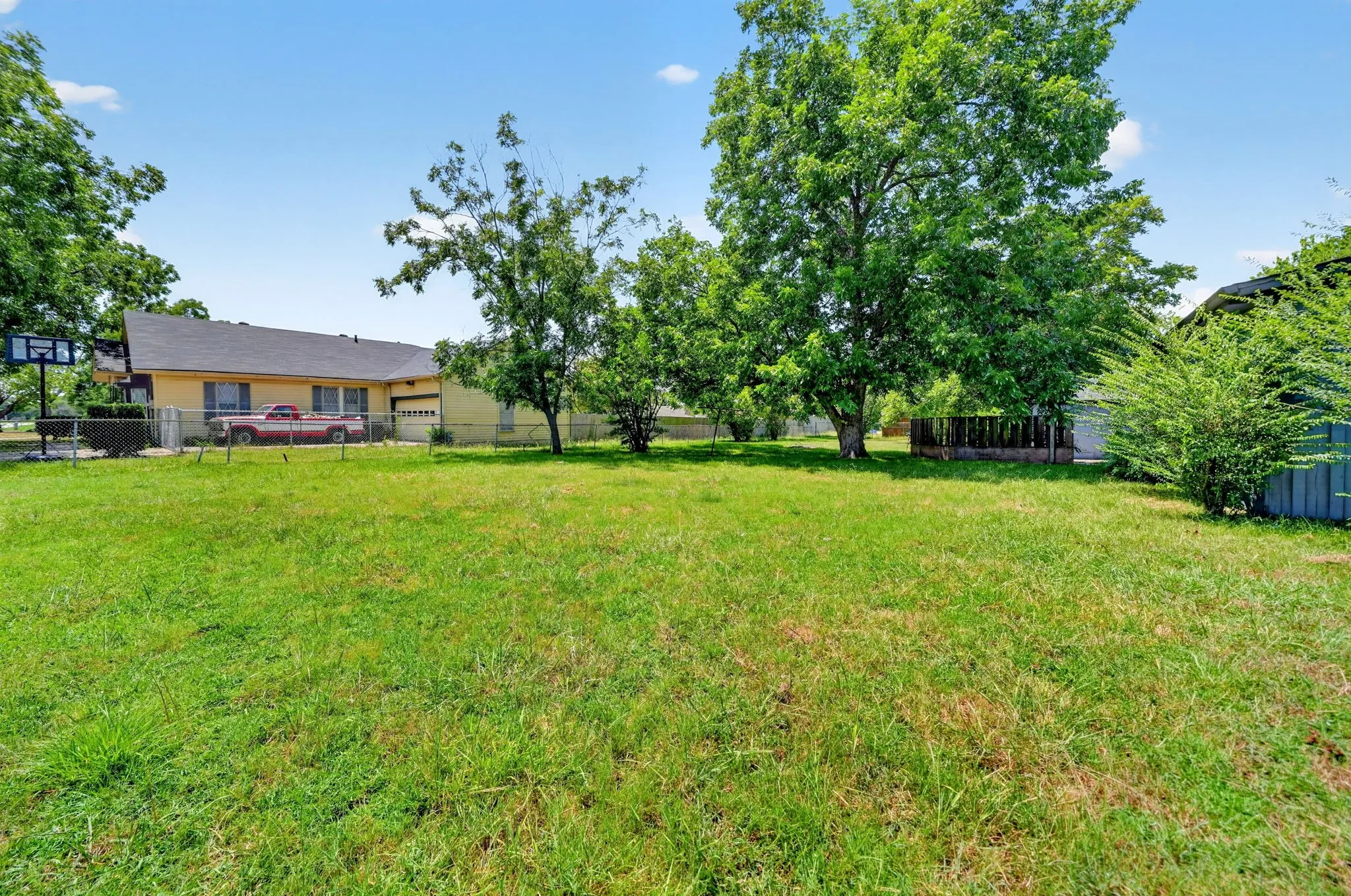 Single Family Residence For Rent in Hunt County , 4603 Lee Street, Greenville, Texas 75401, 4 Bedroom, 2 Bathroom, 2 Garage spaces, 2,657 Sqft, built in 1940, mls#21352574, Real Estate Agent in Greenville, Homes For Rent in Hunt county, Homes For Rent in Greenville, Realtor in Greenville Texas, Real Estate Brokerage Independent Realty Texas, Luminita Cordes Realtor