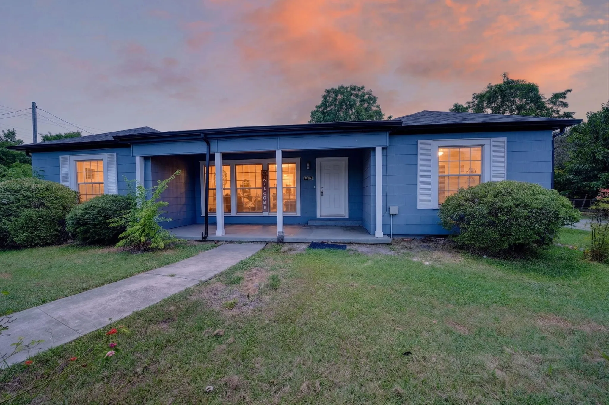 Single Family Residence For Rent in Hunt County , 4603 Lee Street, Greenville, Texas 75401, 4 Bedroom, 2 Bathroom, 2 Garage spaces, 2,657 Sqft, built in 1940, mls#21352574, Real Estate Agent in Greenville, Homes For Rent in Hunt county, Homes For Rent in Greenville, Realtor in Greenville Texas, Real Estate Brokerage Independent Realty Texas, Luminita Cordes Realtor