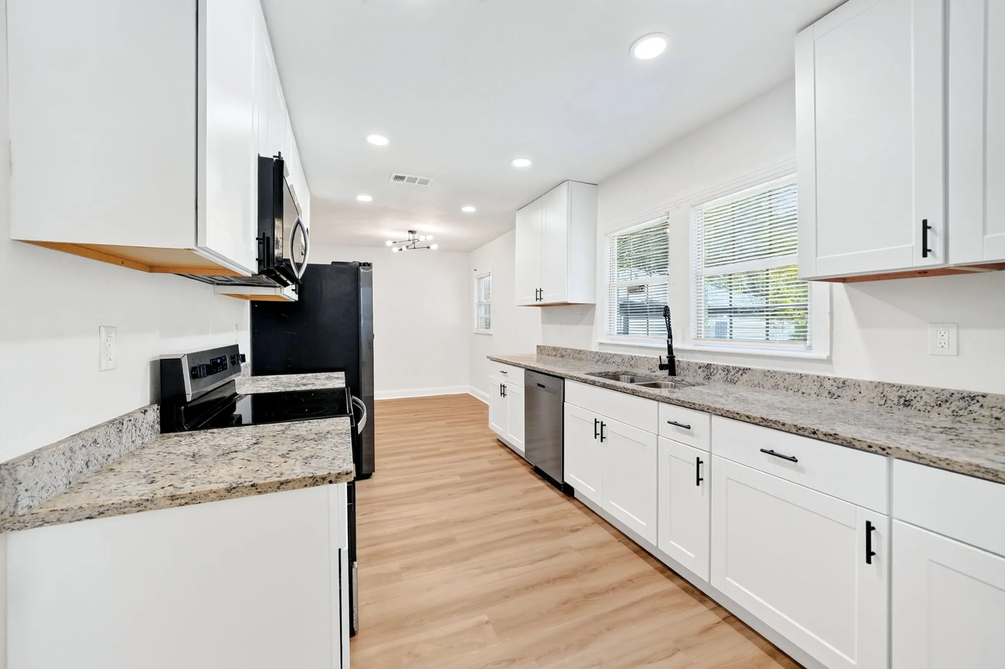 Single Family Residence For Rent in Hunt County , 4603 Lee Street, Greenville, Texas 75401, 4 Bedroom, 2 Bathroom, 2 Garage spaces, 2,657 Sqft, built in 1940, mls#21352574, Real Estate Agent in Greenville, Homes For Rent in Hunt county, Homes For Rent in Greenville, Realtor in Greenville Texas, Real Estate Brokerage Independent Realty Texas, Luminita Cordes Realtor