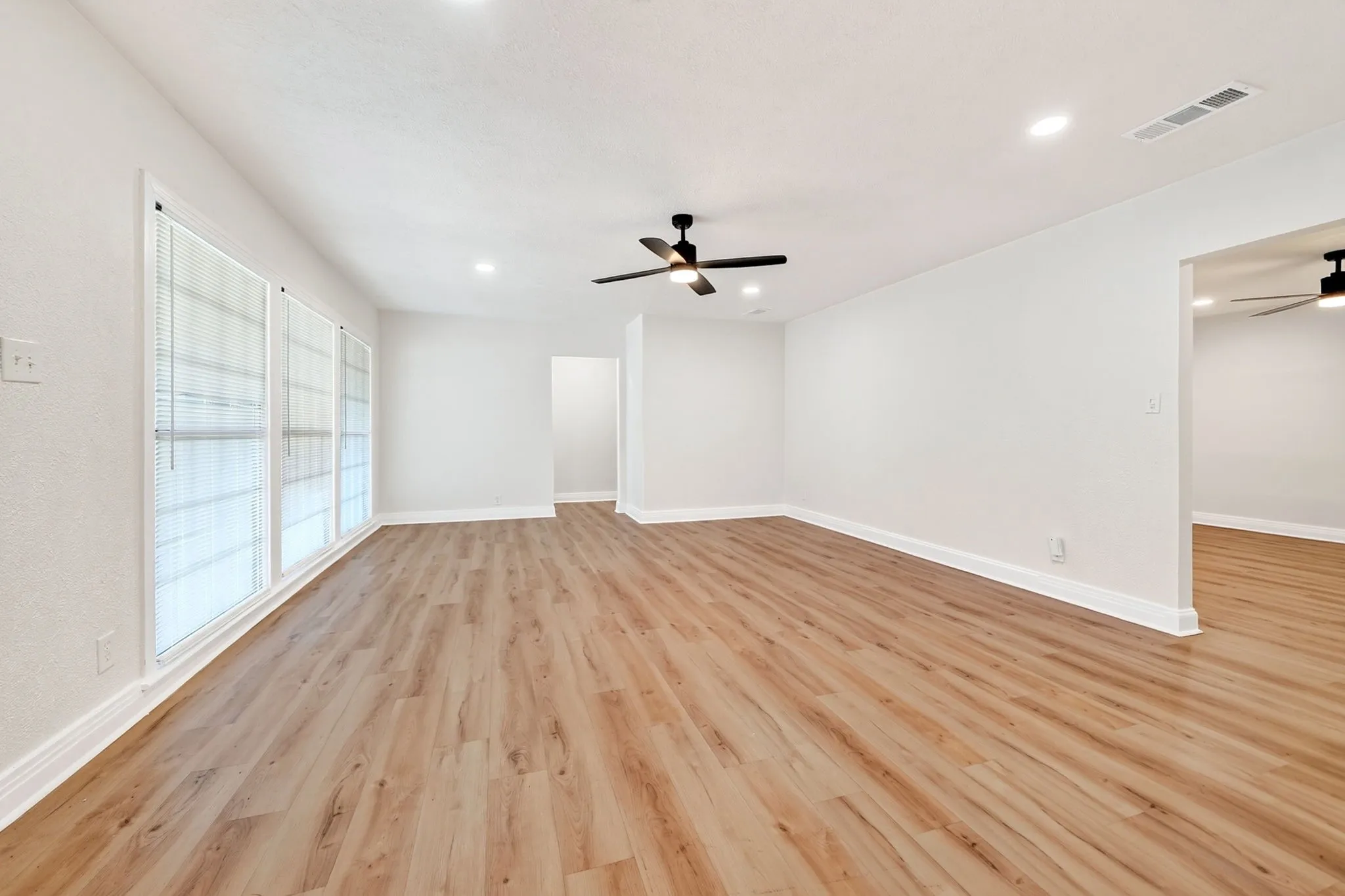 Single Family Residence For Rent in Hunt County , 4603 Lee Street, Greenville, Texas 75401, 4 Bedroom, 2 Bathroom, 2 Garage spaces, 2,657 Sqft, built in 1940, mls#21352574, Real Estate Agent in Greenville, Homes For Rent in Hunt county, Homes For Rent in Greenville, Realtor in Greenville Texas, Real Estate Brokerage Independent Realty Texas, Luminita Cordes Realtor