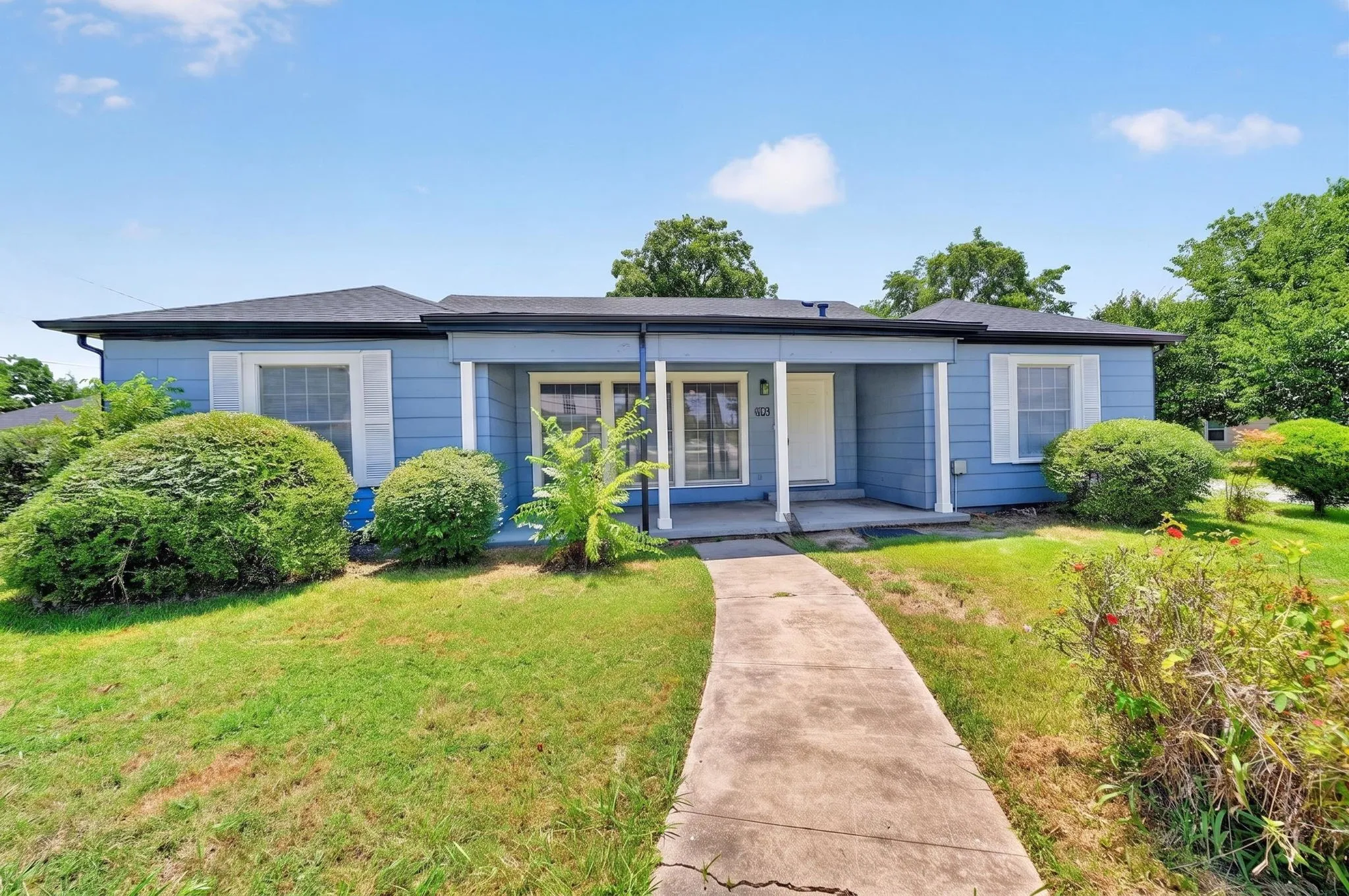 Single Family Residence For Rent in Hunt County , 4603 Lee Street, Greenville, Texas 75401, 4 Bedroom, 2 Bathroom, 2 Garage spaces, 2,657 Sqft, built in 1940, mls#21352574, Real Estate Agent in Greenville, Homes For Rent in Hunt county, Homes For Rent in Greenville, Realtor in Greenville Texas, Real Estate Brokerage Independent Realty Texas, Luminita Cordes Realtor
