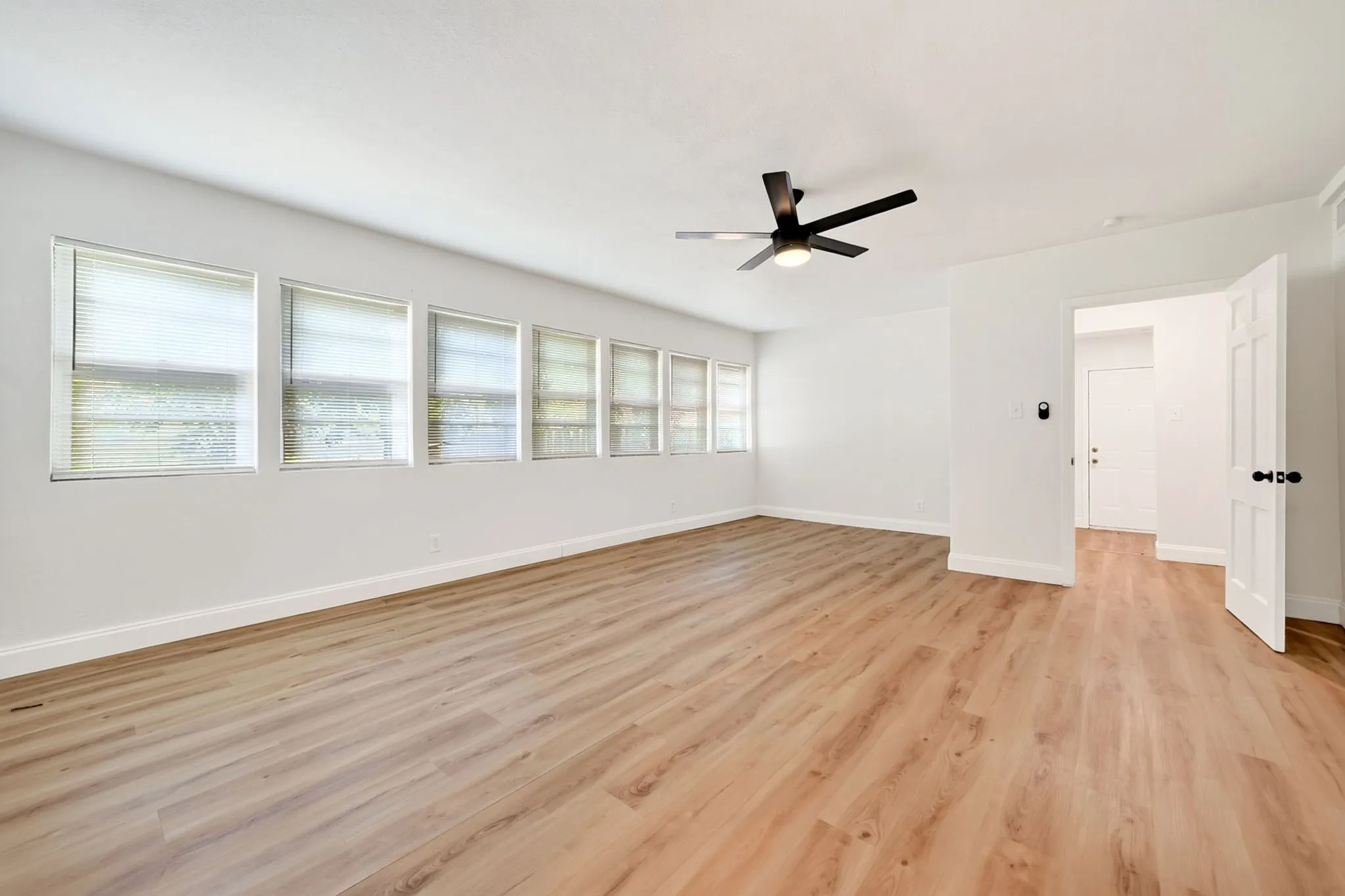 Single Family Residence For Rent in Hunt County , 4603 Lee Street, Greenville, Texas 75401, 4 Bedroom, 2 Bathroom, 2 Garage spaces, 2,657 Sqft, built in 1940, mls#21352574, Real Estate Agent in Greenville, Homes For Rent in Hunt county, Homes For Rent in Greenville, Realtor in Greenville Texas, Real Estate Brokerage Independent Realty Texas, Luminita Cordes Realtor