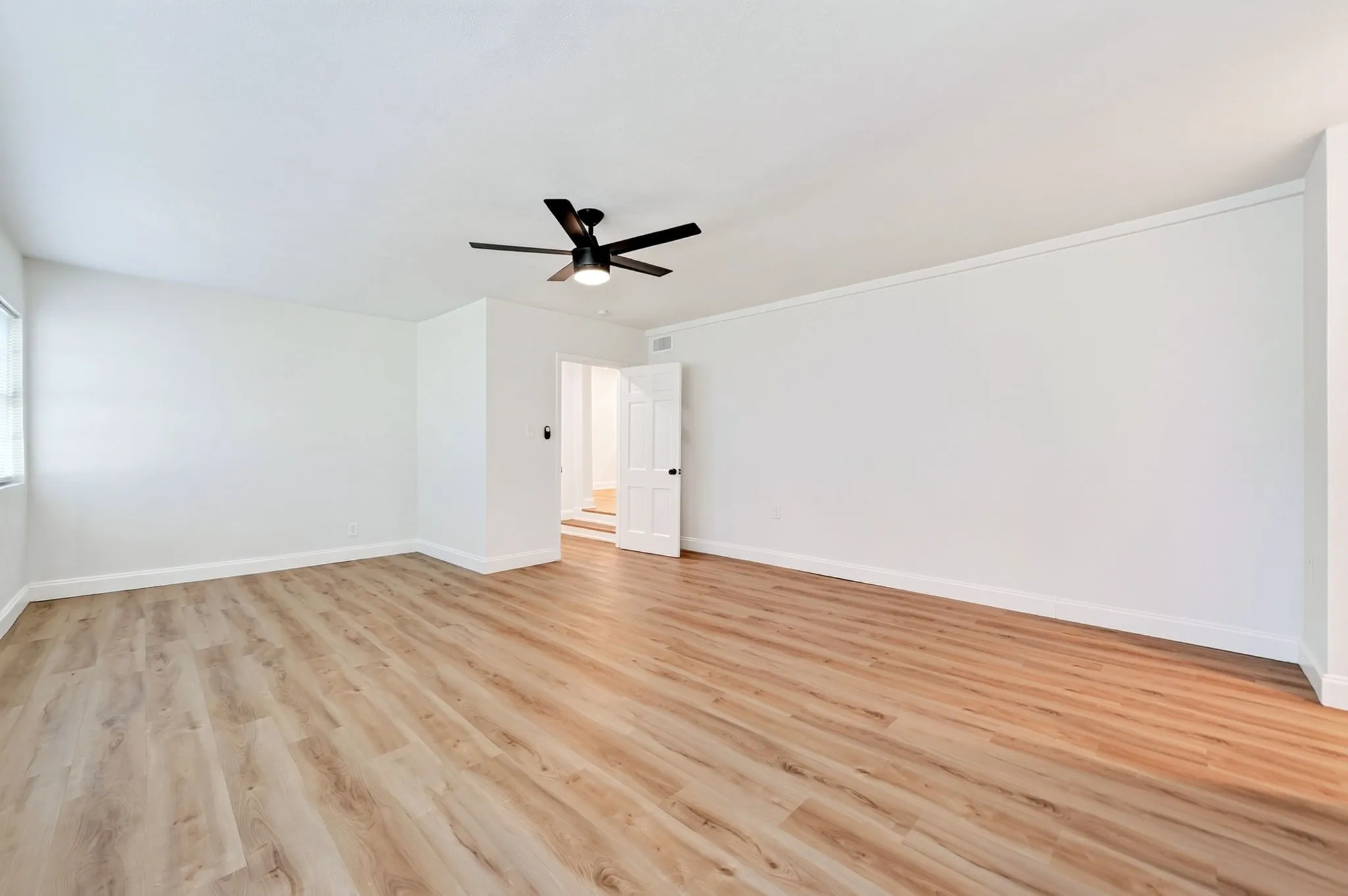 Single Family Residence For Rent in Hunt County , 4603 Lee Street, Greenville, Texas 75401, 4 Bedroom, 2 Bathroom, 2 Garage spaces, 2,657 Sqft, built in 1940, mls#21352574, Real Estate Agent in Greenville, Homes For Rent in Hunt county, Homes For Rent in Greenville, Realtor in Greenville Texas, Real Estate Brokerage Independent Realty Texas, Luminita Cordes Realtor