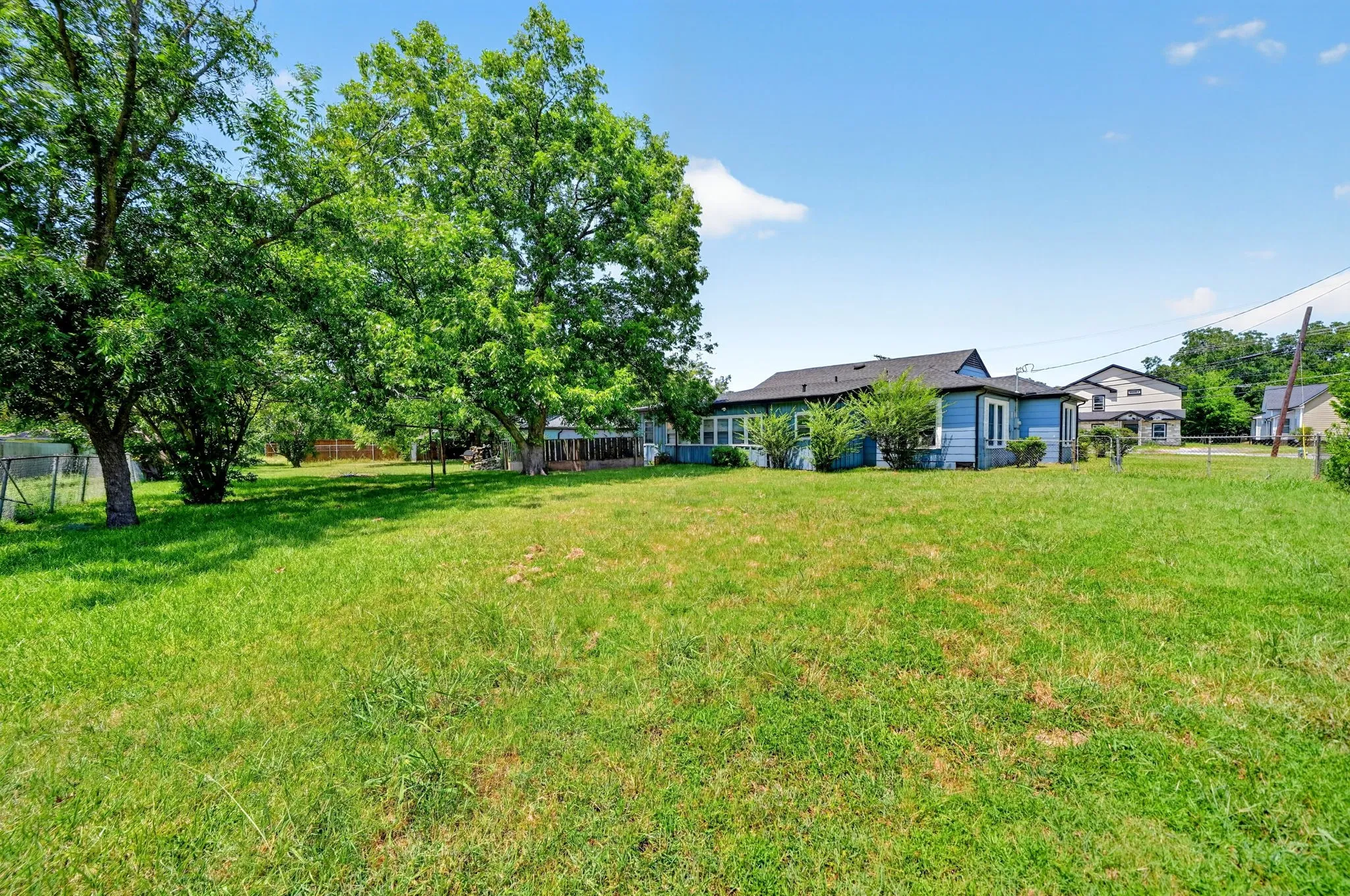 Single Family Residence For Rent in Hunt County , 4603 Lee Street, Greenville, Texas 75401, 4 Bedroom, 2 Bathroom, 2 Garage spaces, 2,657 Sqft, built in 1940, mls#21352574, Real Estate Agent in Greenville, Homes For Rent in Hunt county, Homes For Rent in Greenville, Realtor in Greenville Texas, Real Estate Brokerage Independent Realty Texas, Luminita Cordes Realtor