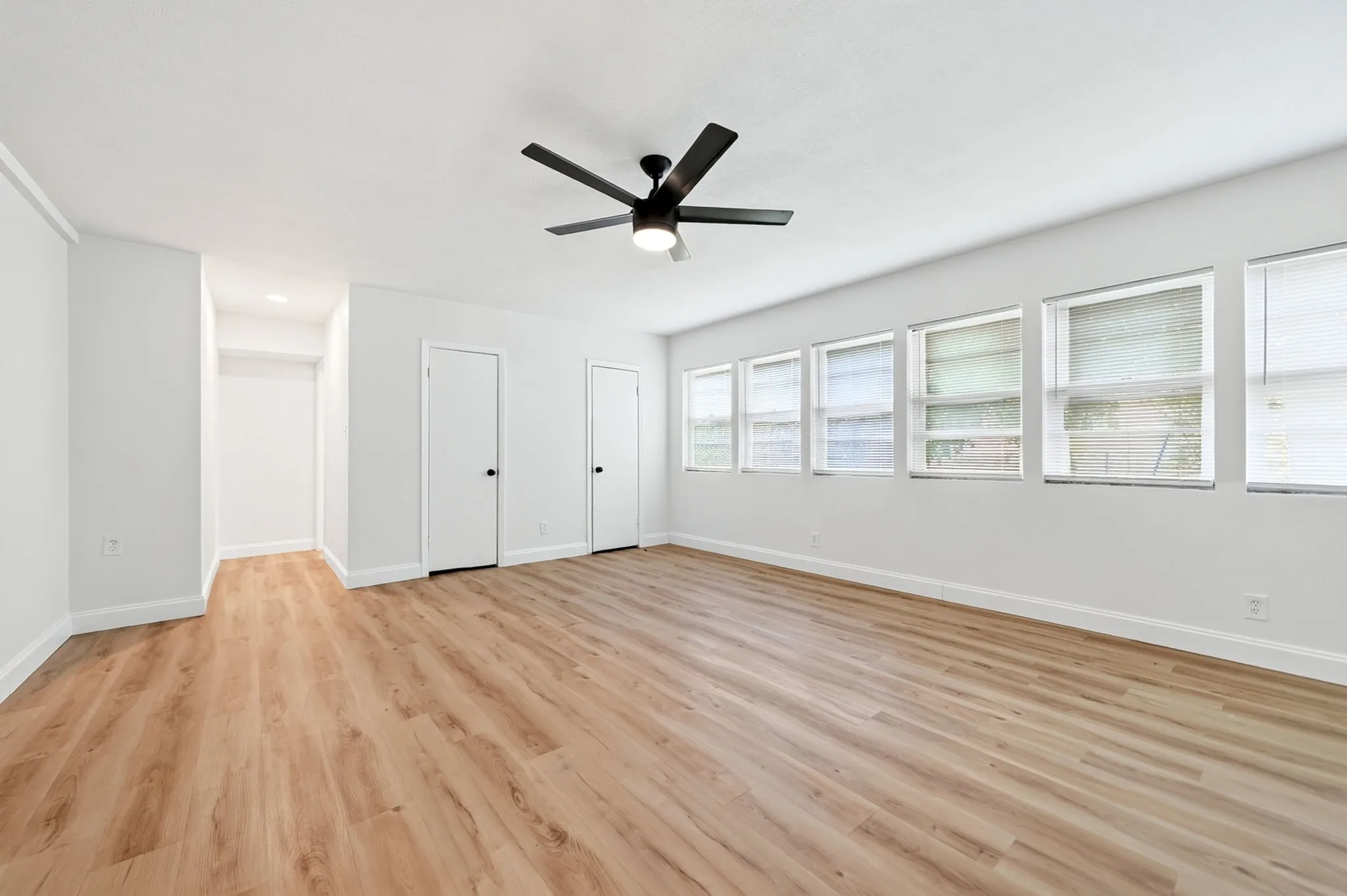 Single Family Residence For Rent in Hunt County , 4603 Lee Street, Greenville, Texas 75401, 4 Bedroom, 2 Bathroom, 2 Garage spaces, 2,657 Sqft, built in 1940, mls#21352574, Real Estate Agent in Greenville, Homes For Rent in Hunt county, Homes For Rent in Greenville, Realtor in Greenville Texas, Real Estate Brokerage Independent Realty Texas, Luminita Cordes Realtor