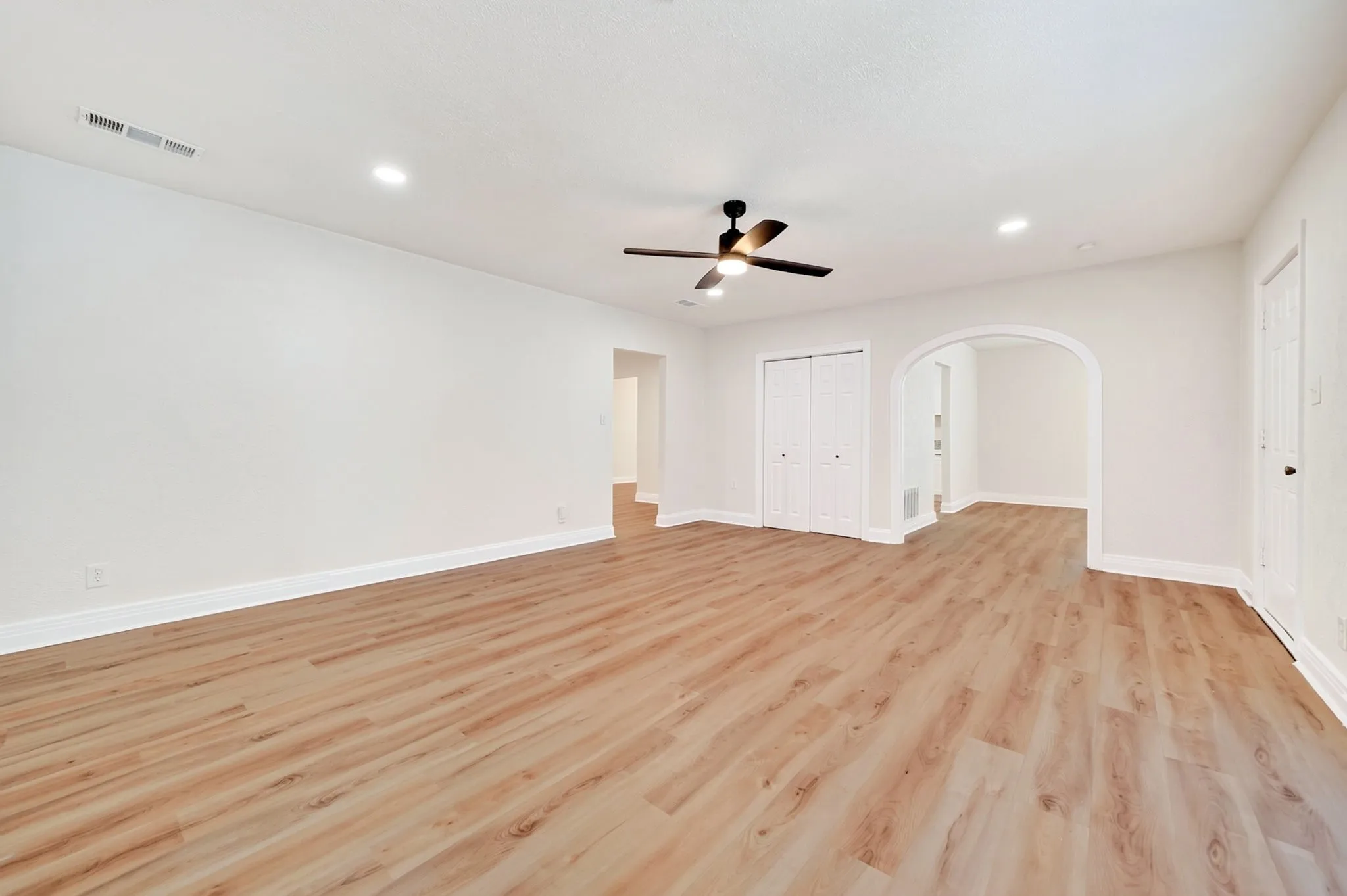 Single Family Residence For Rent in Hunt County , 4603 Lee Street, Greenville, Texas 75401, 4 Bedroom, 2 Bathroom, 2 Garage spaces, 2,657 Sqft, built in 1940, mls#21352574, Real Estate Agent in Greenville, Homes For Rent in Hunt county, Homes For Rent in Greenville, Realtor in Greenville Texas, Real Estate Brokerage Independent Realty Texas, Luminita Cordes Realtor