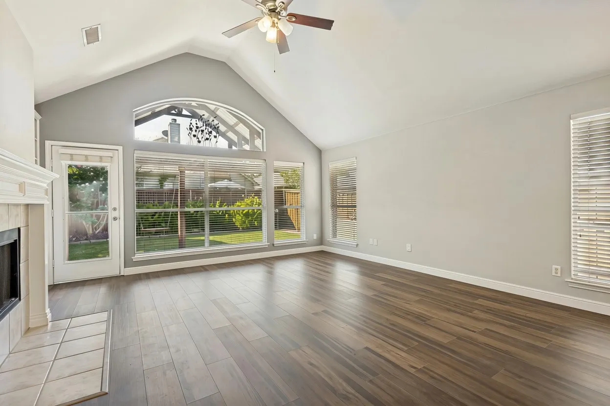 Single Family Residence For Sale in Collin County , 5525 Pebble Court, Mc Kinney, Texas 75072, 4 Bedroom, 2 Bathroom, 2 Garage spaces, 2,102 Sqft, built in 1998, mls#21351816, Real Estate Agent in Mc Kinney, Homes For Sale in Collin county, Homes For Sale in Mc Kinney, Realtor in Mc Kinney Texas, Real Estate Brokerage Independent Realty Texas, Luminita Cordes Realtor