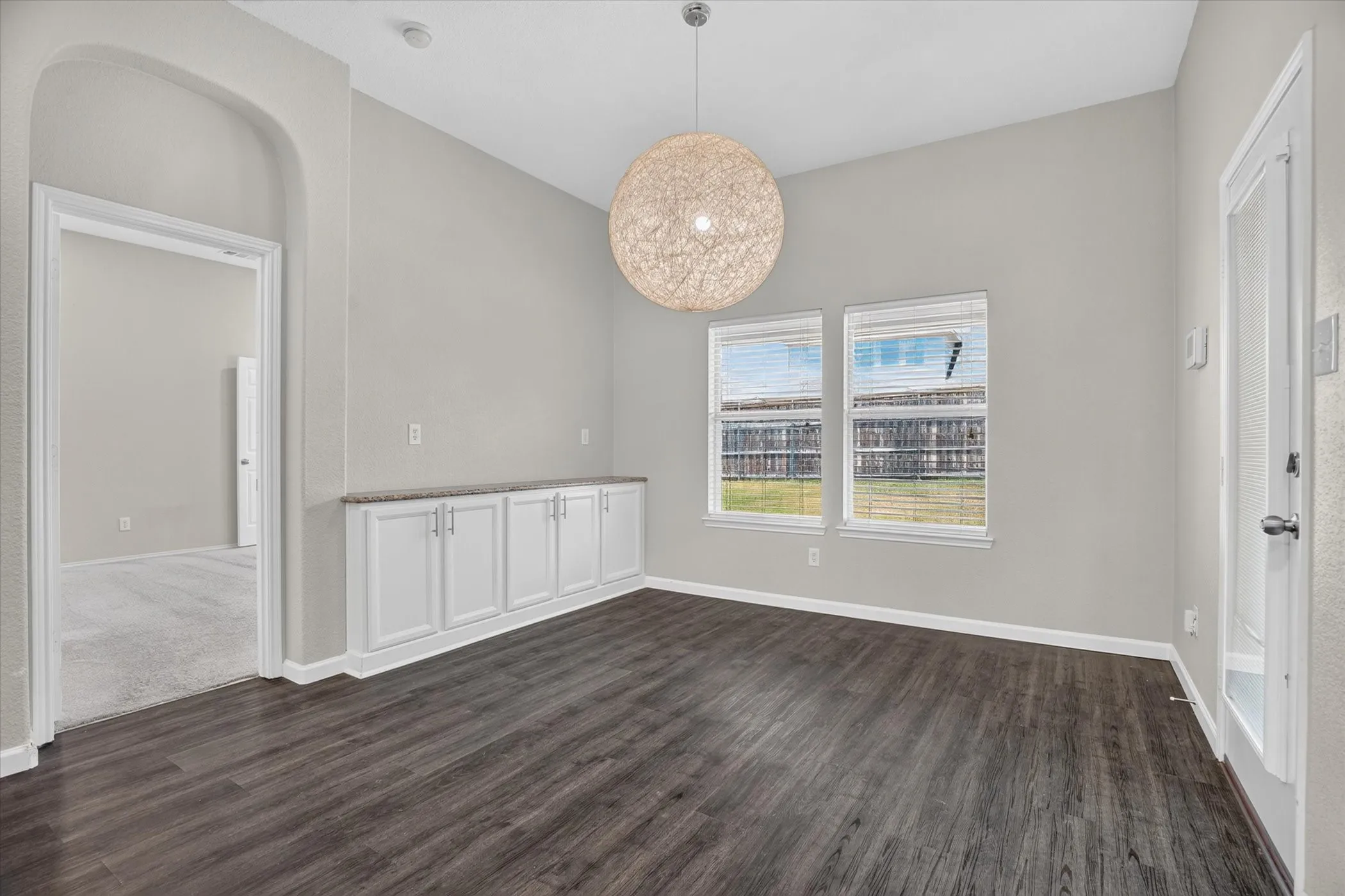 Single Family Residence For Sale in Tarrant County , 817 Peach Lane, Burleson, Texas 76028, 4 Bedroom, 2 Bathroom, 2 Garage spaces, 2,093 Sqft, built in 2009, mls#21348865, Real Estate Agent in Burleson, Homes For Sale in Tarrant county, Homes For Sale in Burleson, Realtor in Burleson Texas, Real Estate Brokerage Independent Realty Texas, Luminita Cordes Realtor