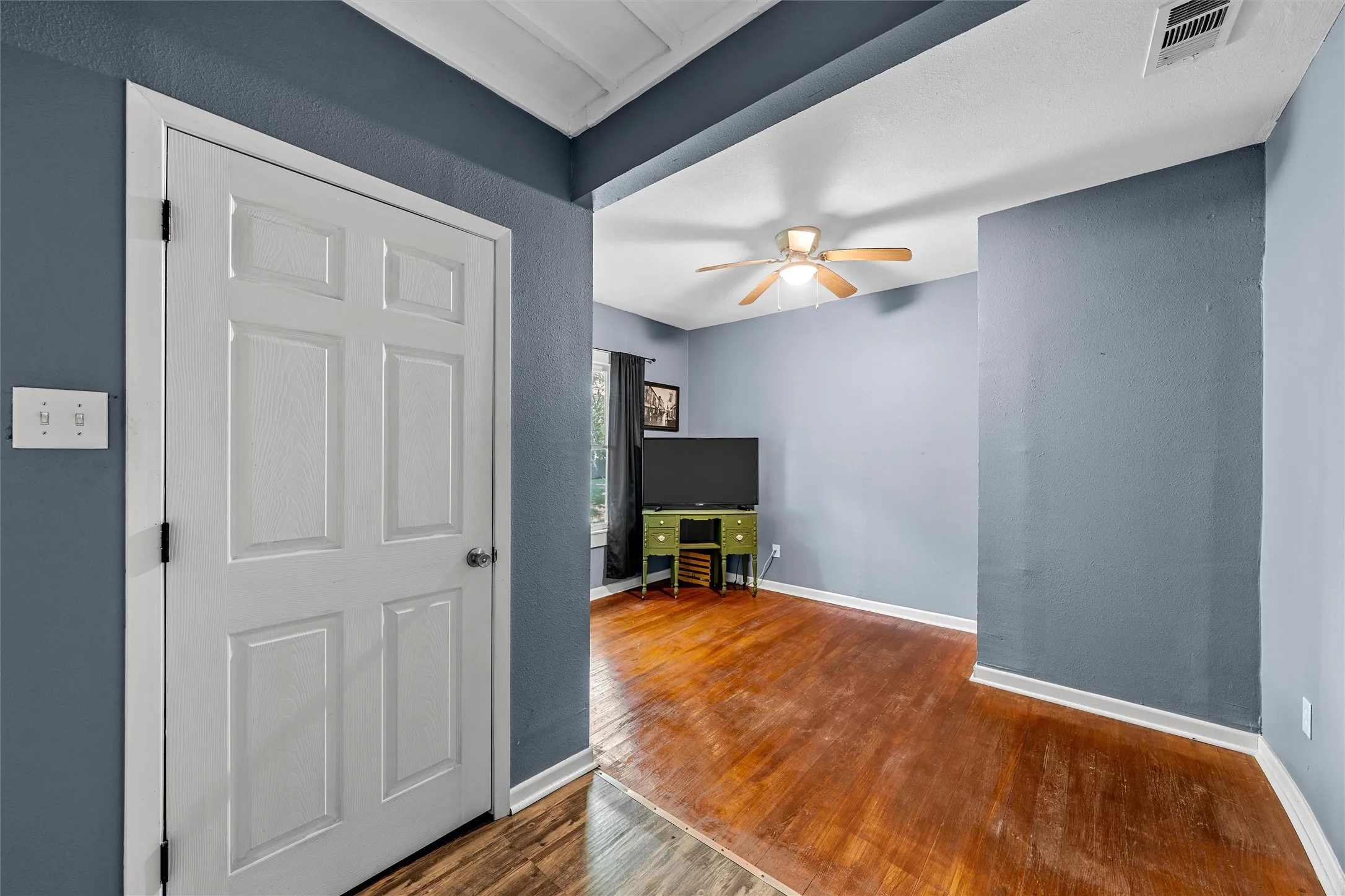 Single Family Residence For Sale in Mc Lennan County , 2200 Lyle Avenue, Waco, Texas 76708, 4 Bedroom, 2 Bathroom, 2 Garage spaces, 1,730 Sqft, built in 1950, Price $205,000, mls#21352571, Real Estate Agent in Waco, Homes For Sale in Mc Lennan county, Homes For Sale in Waco, Realtor in Waco Texas, Real Estate Brokerage Independent Realty Texas, Luminita Cordes Realtor