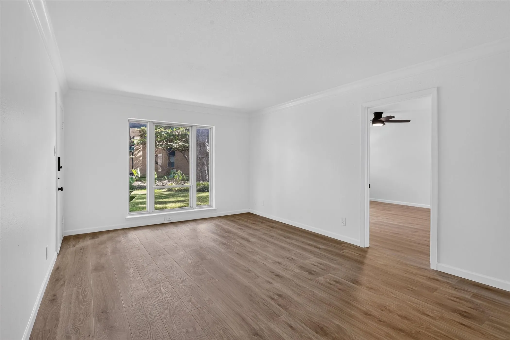 Condominium For Sale in Dallas County , 6020 E University Boulevard 117, Dallas, Texas 75206, 2 Bedroom, 2 Bathroom, Garage spaces, 1,359 Sqft, built in 1963, mls#21352613, Real Estate Agent in Dallas, Homes For Sale in Dallas county, Homes For Sale in Dallas, Realtor in Dallas Texas, Real Estate Brokerage Independent Realty Texas, Luminita Cordes Realtor