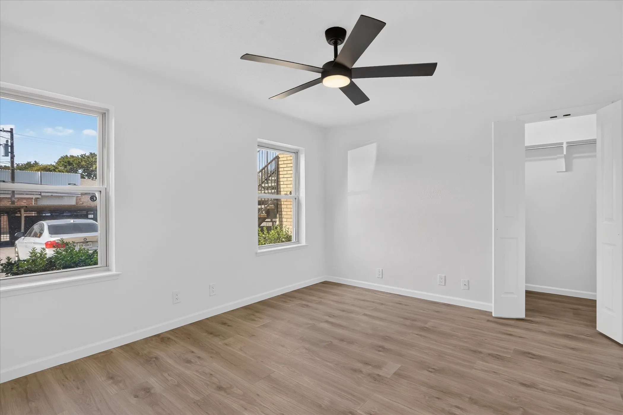 Condominium For Sale in Dallas County , 6020 E University Boulevard 117, Dallas, Texas 75206, 2 Bedroom, 2 Bathroom, Garage spaces, 1,359 Sqft, built in 1963, mls#21352613, Real Estate Agent in Dallas, Homes For Sale in Dallas county, Homes For Sale in Dallas, Realtor in Dallas Texas, Real Estate Brokerage Independent Realty Texas, Luminita Cordes Realtor
