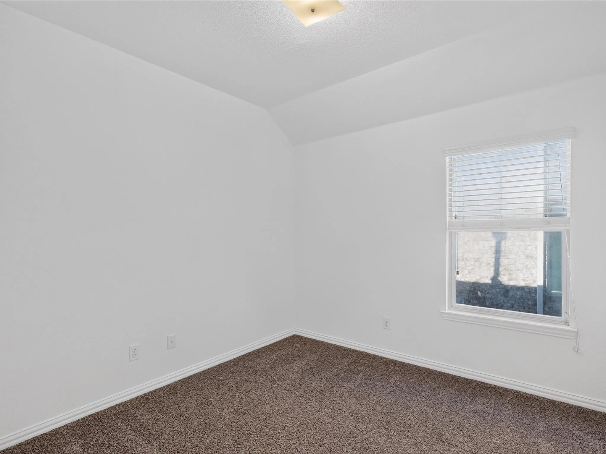 Single Family Residence For Rent in Tarrant County , 3500 Durango Root Court, Fort Worth, Texas 76244, 4 Bedroom, 2 Bathroom, 2 Garage spaces, 2,044 Sqft, built in 2012, mls#21352611, Real Estate Agent in Fort Worth, Homes For Rent in Tarrant county, Homes For Rent in Fort Worth, Realtor in Fort Worth Texas, Real Estate Brokerage Independent Realty Texas, Luminita Cordes Realtor