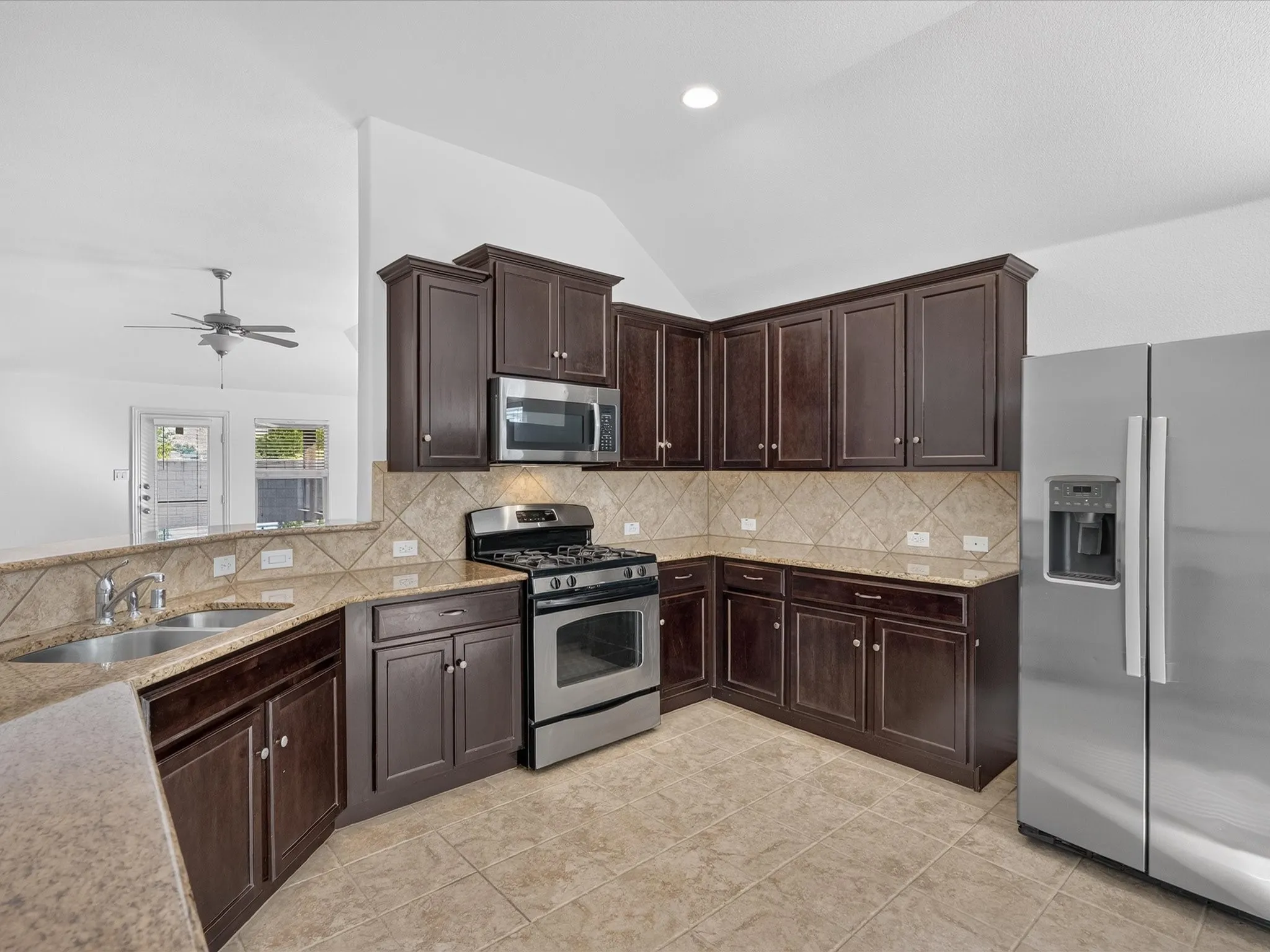 Single Family Residence For Rent in Tarrant County , 3500 Durango Root Court, Fort Worth, Texas 76244, 4 Bedroom, 2 Bathroom, 2 Garage spaces, 2,044 Sqft, built in 2012, mls#21352611, Real Estate Agent in Fort Worth, Homes For Rent in Tarrant county, Homes For Rent in Fort Worth, Realtor in Fort Worth Texas, Real Estate Brokerage Independent Realty Texas, Luminita Cordes Realtor