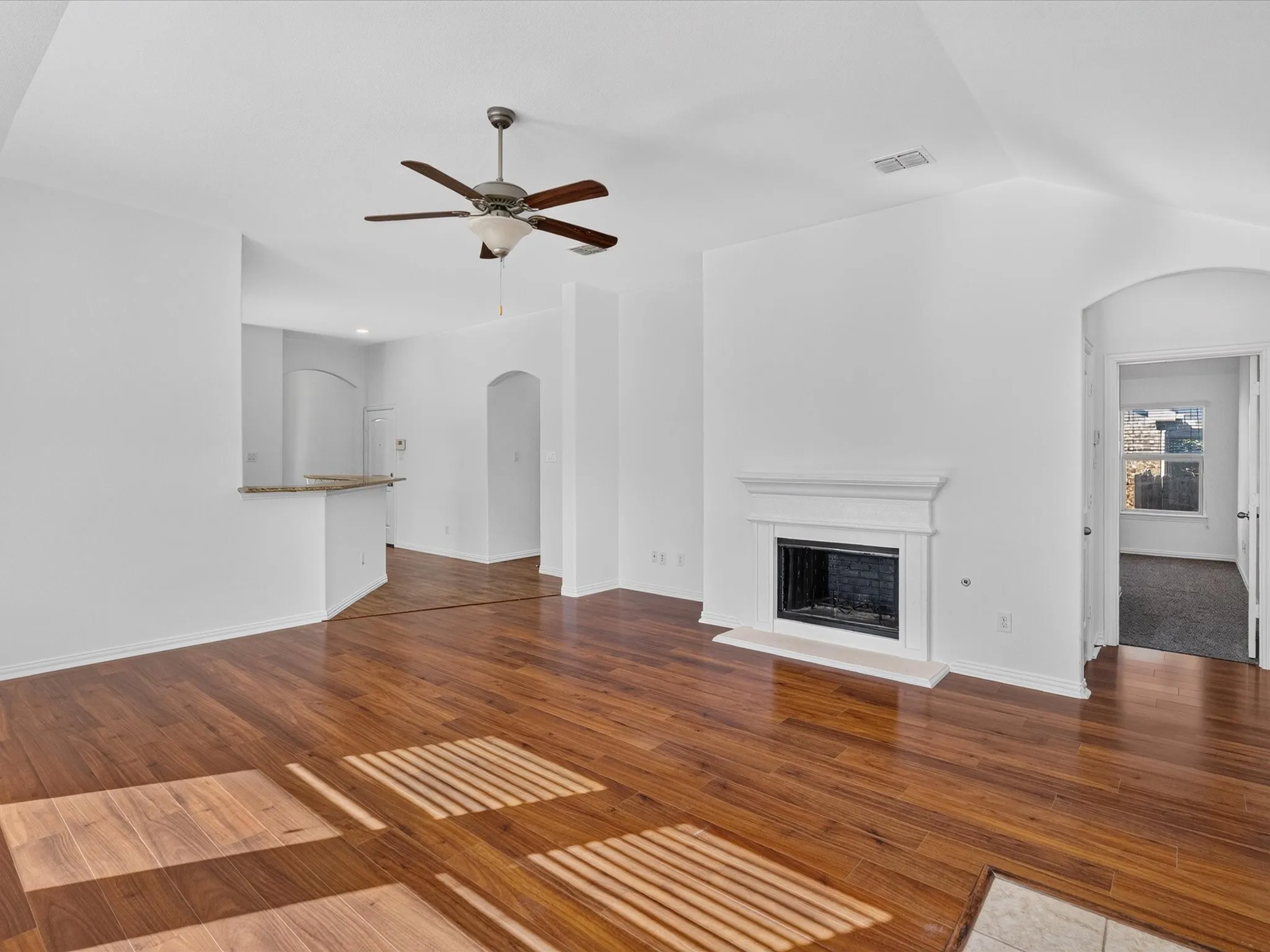 Single Family Residence For Rent in Tarrant County , 3500 Durango Root Court, Fort Worth, Texas 76244, 4 Bedroom, 2 Bathroom, 2 Garage spaces, 2,044 Sqft, built in 2012, mls#21352611, Real Estate Agent in Fort Worth, Homes For Rent in Tarrant county, Homes For Rent in Fort Worth, Realtor in Fort Worth Texas, Real Estate Brokerage Independent Realty Texas, Luminita Cordes Realtor