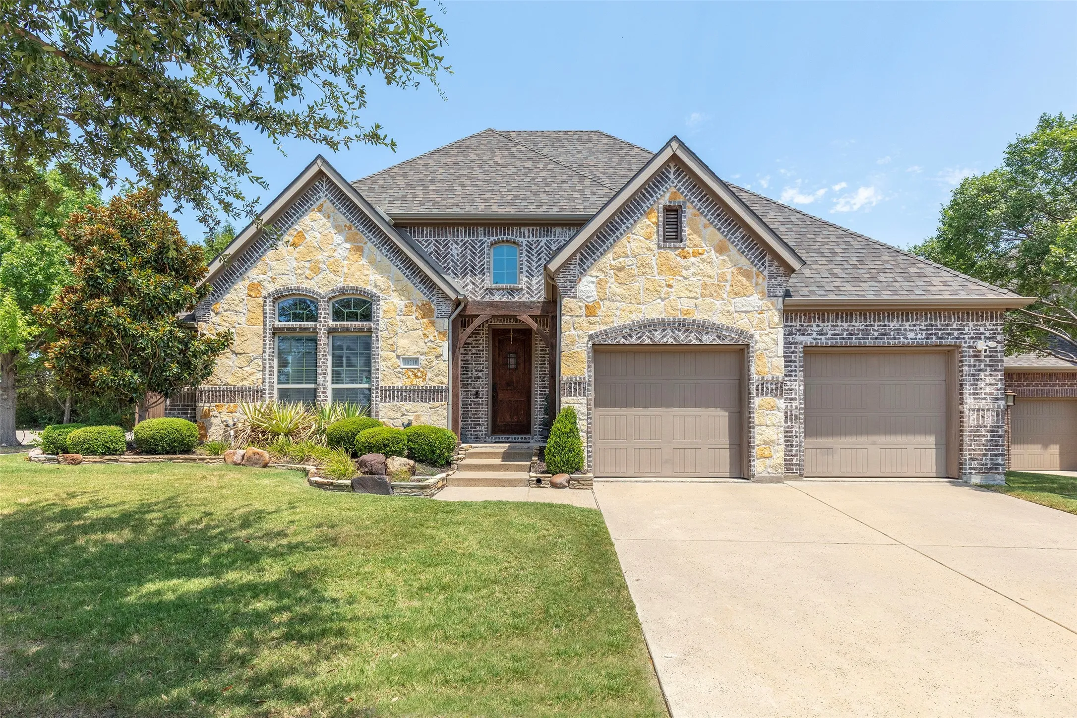 Single Family Residence For Sale in Collin County , 10210 Cava Road, Frisco, Texas 75035, 4 Bedroom, 3 Bathroom, 2 Garage spaces, 2,877 Sqft, built in 2013, mls#21347606, Real Estate Agent in Frisco, Homes For Sale in Collin county, Homes For Sale in Frisco, Realtor in Frisco Texas, Real Estate Brokerage Independent Realty Texas, Luminita Cordes Realtor