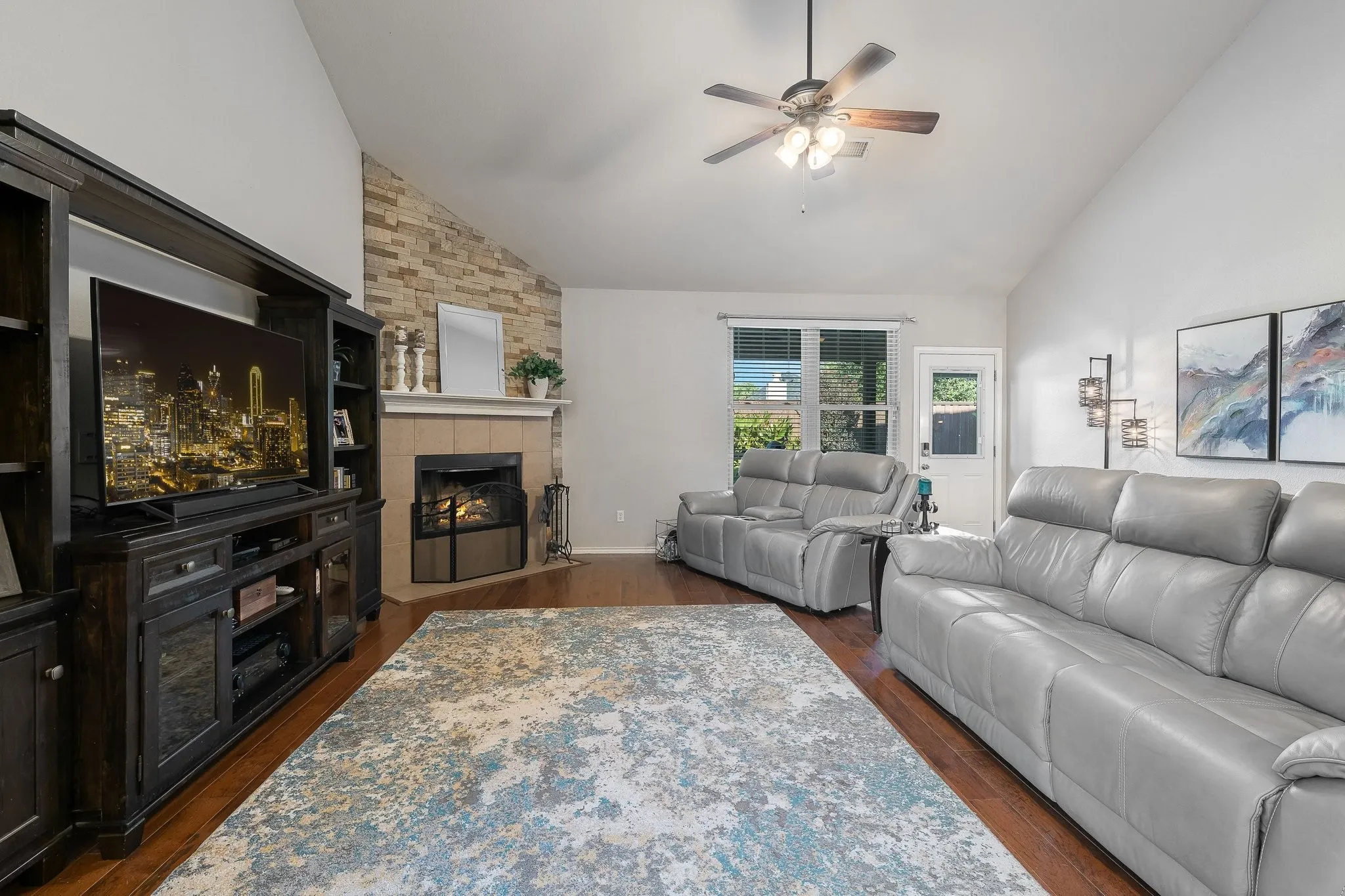 Single Family Residence For Sale in Collin County , 3504 Foxfield Trail, Mc Kinney, Texas 75071, 4 Bedroom, 4 Bathroom, 2 Garage spaces, 2,914 Sqft, built in 2007, mls#21352324, Real Estate Agent in Mc Kinney, Homes For Sale in Collin county, Homes For Sale in Mc Kinney, Realtor in Mc Kinney Texas, Real Estate Brokerage Independent Realty Texas, Luminita Cordes Realtor