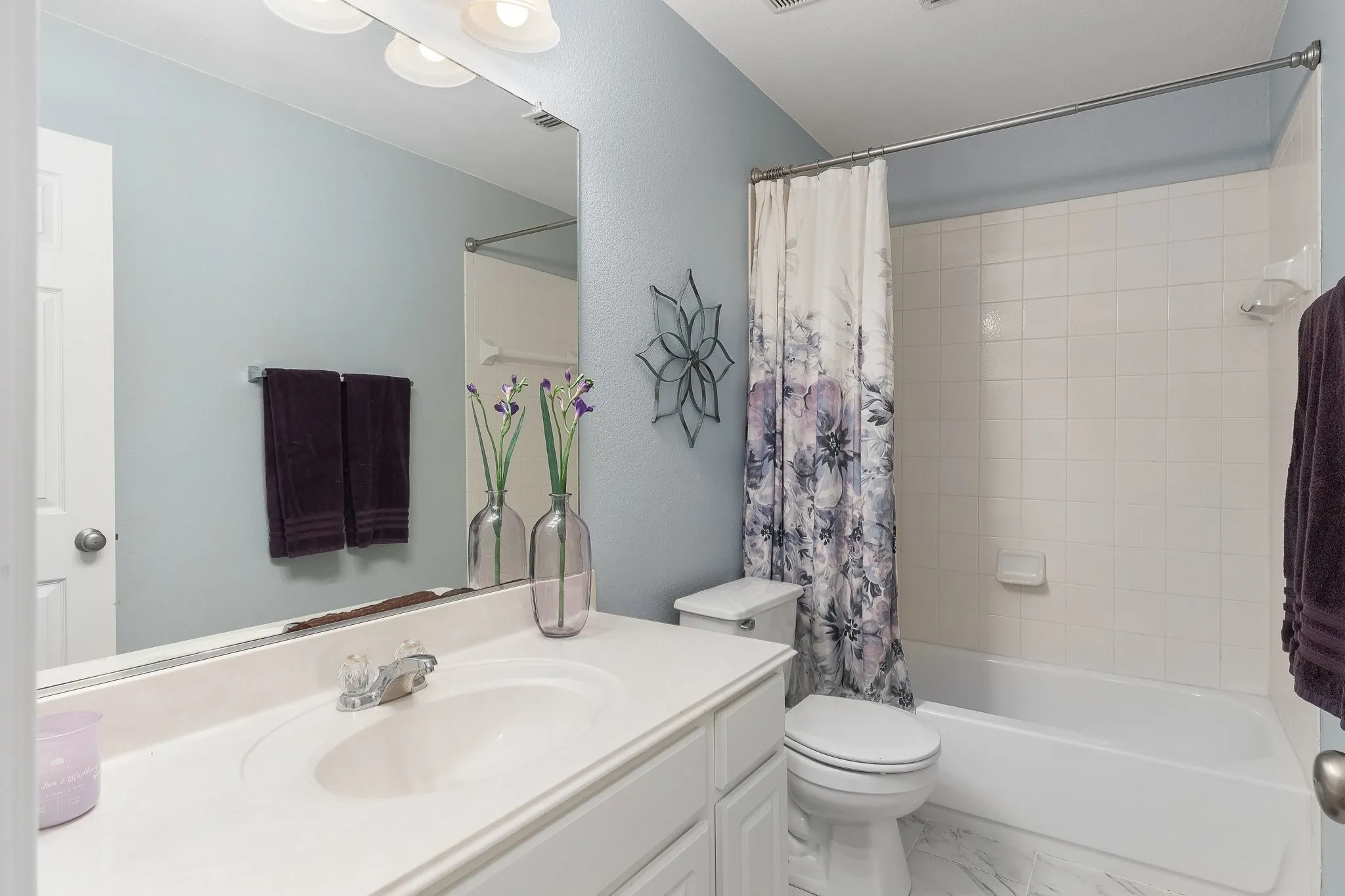 Upstairs Bathroom #2