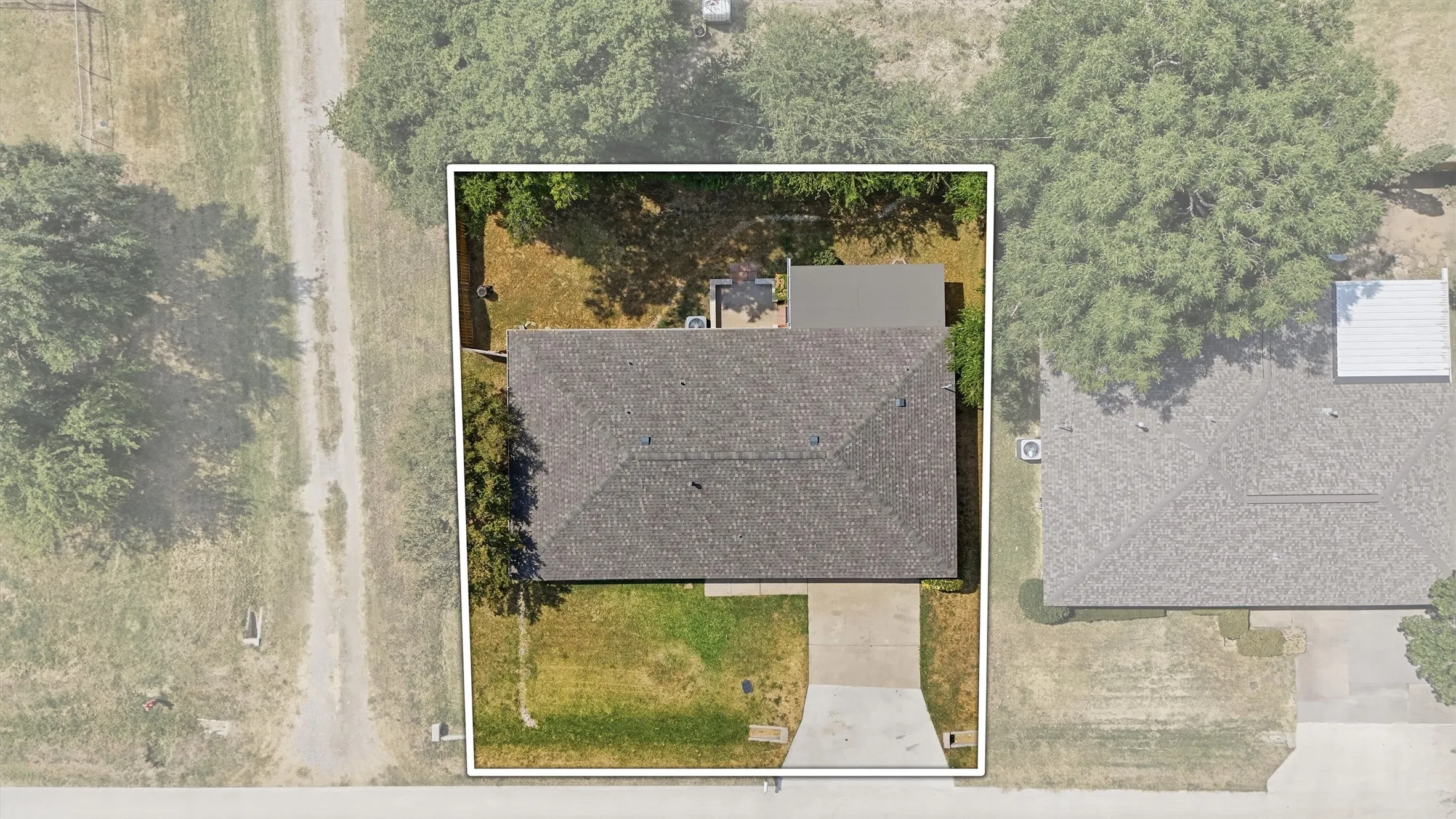 Single Family Residence For Sale in Collin County , 108 E 5th Street, Prosper, Texas 75078, 3 Bedroom, 2 Bathroom, 1 Garage spaces, 1,403 Sqft, built in 1976, mls#21348605, Real Estate Agent in Prosper, Homes For Sale in Collin county, Homes For Sale in Prosper, Realtor in Prosper Texas, Real Estate Brokerage Independent Realty Texas, Luminita Cordes Realtor