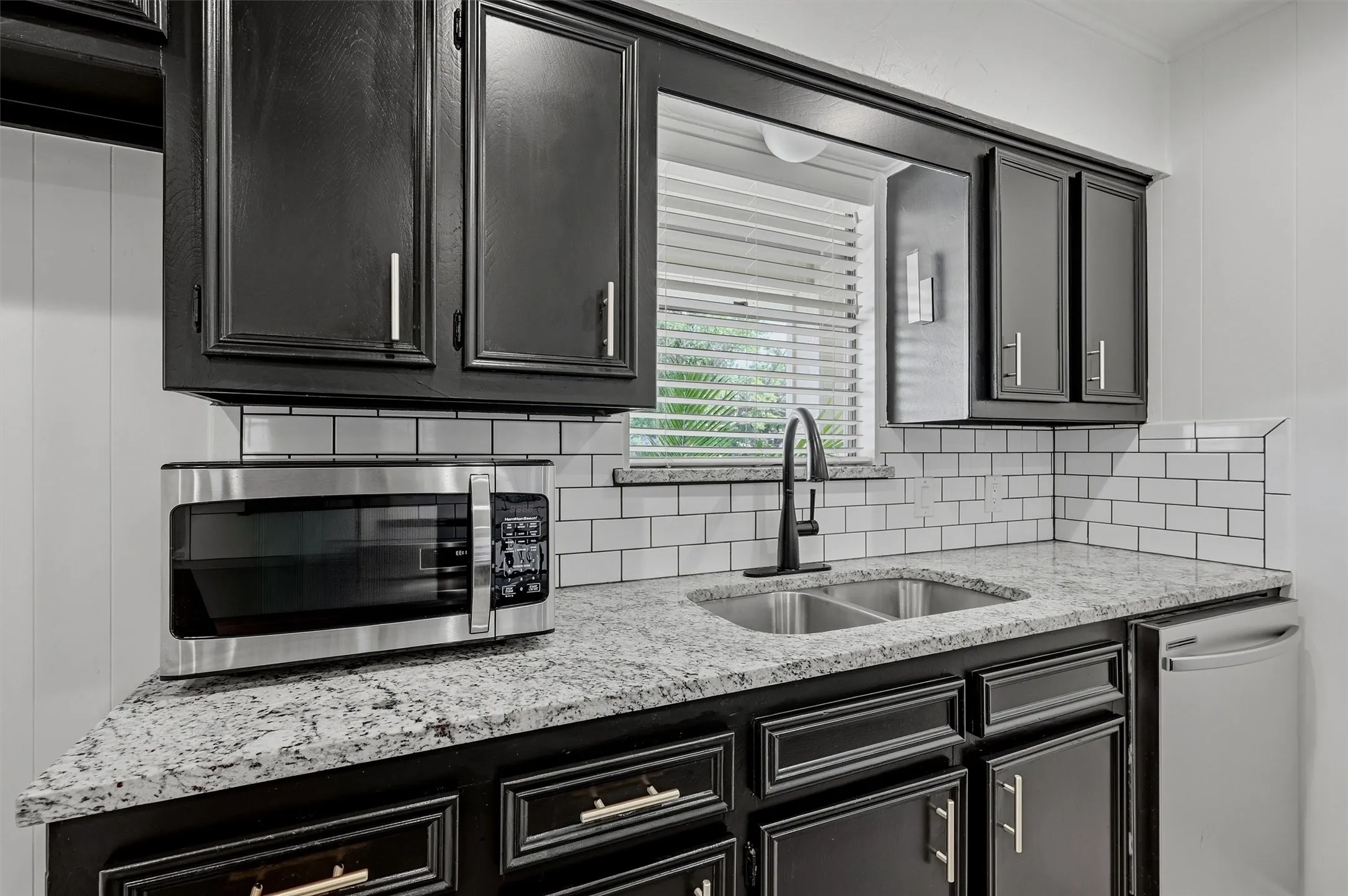 Single Family Residence For Sale in Collin County , 108 E 5th Street, Prosper, Texas 75078, 3 Bedroom, 2 Bathroom, 1 Garage spaces, 1,403 Sqft, built in 1976, mls#21348605, Real Estate Agent in Prosper, Homes For Sale in Collin county, Homes For Sale in Prosper, Realtor in Prosper Texas, Real Estate Brokerage Independent Realty Texas, Luminita Cordes Realtor