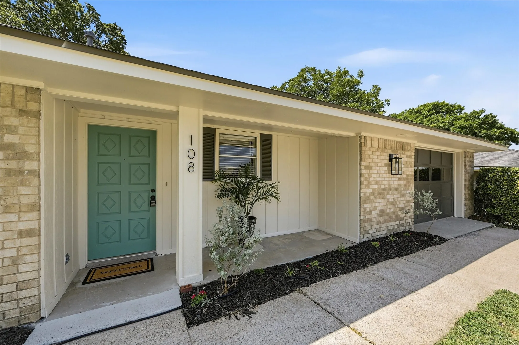 Single Family Residence For Sale in Collin County , 108 E 5th Street, Prosper, Texas 75078, 3 Bedroom, 2 Bathroom, 1 Garage spaces, 1,403 Sqft, built in 1976, mls#21348605, Real Estate Agent in Prosper, Homes For Sale in Collin county, Homes For Sale in Prosper, Realtor in Prosper Texas, Real Estate Brokerage Independent Realty Texas, Luminita Cordes Realtor
