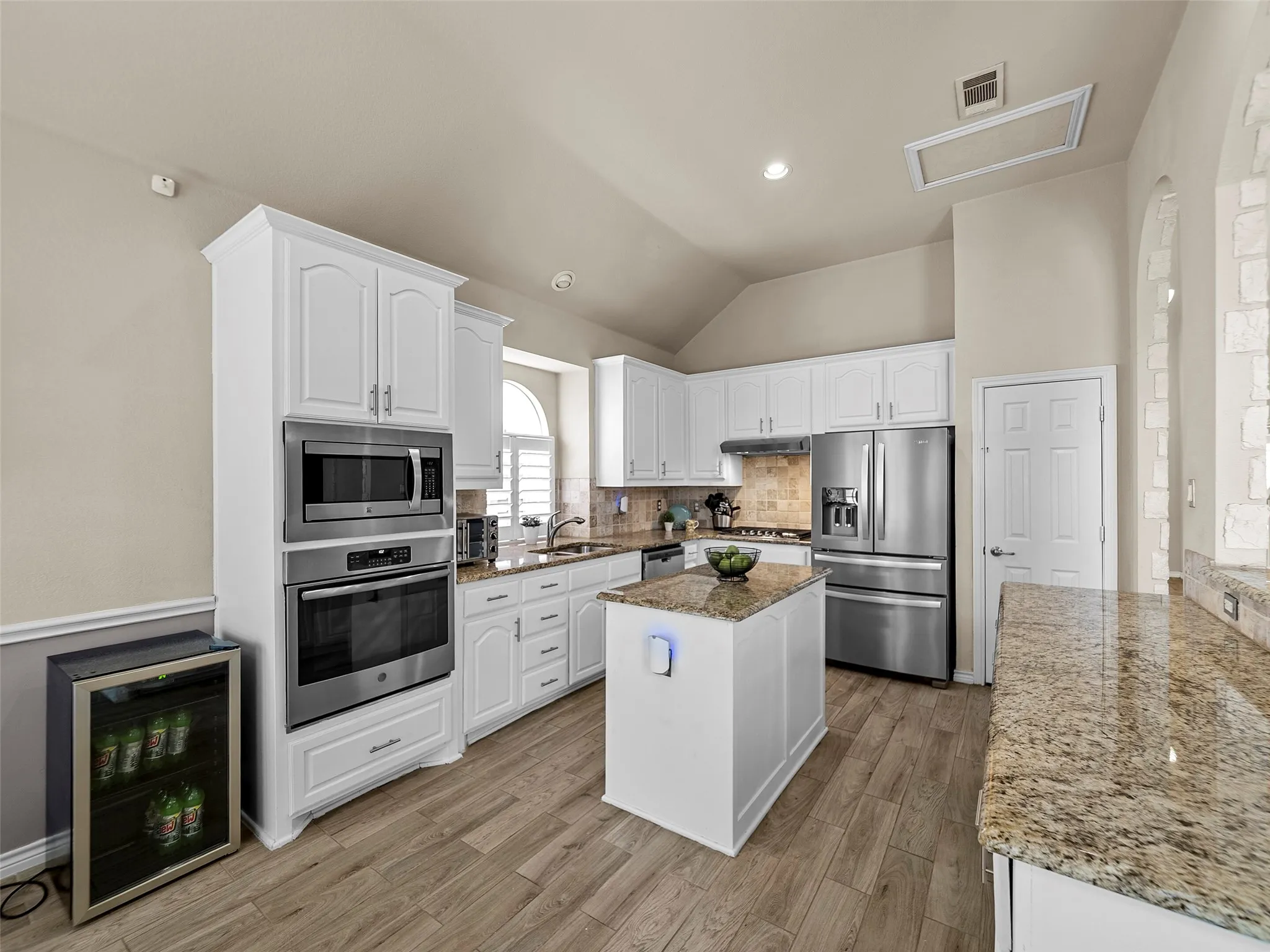 Single Family Residence For Sale in Collin County , 821 Redbud Drive, Allen, Texas 75002, 5 Bedroom, 3 Bathroom, 2 Garage spaces, 2,857 Sqft, built in 2001, mls#21333186, Real Estate Agent in Allen, Homes For Sale in Collin county, Homes For Sale in Allen, Realtor in Allen Texas, Real Estate Brokerage Independent Realty Texas, Luminita Cordes Realtor