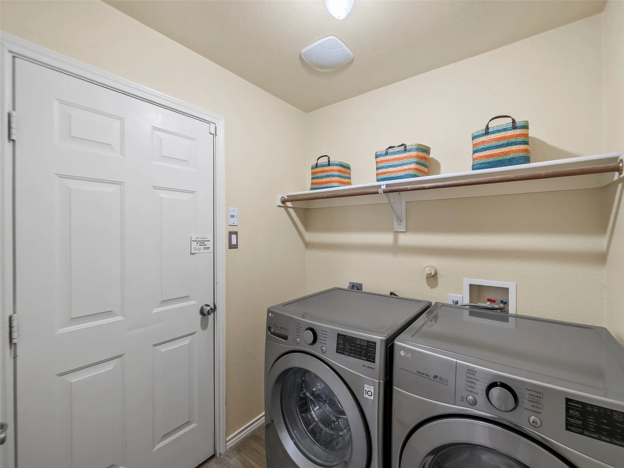 Single Family Residence For Sale in Collin County , 821 Redbud Drive, Allen, Texas 75002, 5 Bedroom, 3 Bathroom, 2 Garage spaces, 2,857 Sqft, built in 2001, mls#21333186, Real Estate Agent in Allen, Homes For Sale in Collin county, Homes For Sale in Allen, Realtor in Allen Texas, Real Estate Brokerage Independent Realty Texas, Luminita Cordes Realtor