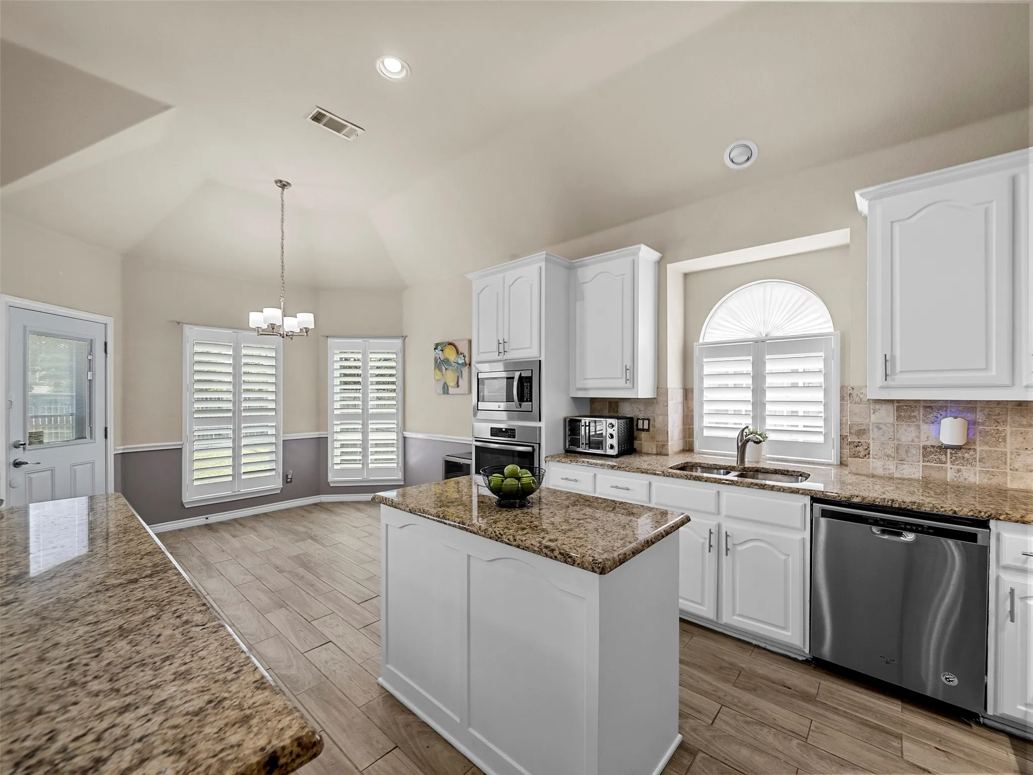 Single Family Residence For Sale in Collin County , 821 Redbud Drive, Allen, Texas 75002, 5 Bedroom, 3 Bathroom, 2 Garage spaces, 2,857 Sqft, built in 2001, mls#21333186, Real Estate Agent in Allen, Homes For Sale in Collin county, Homes For Sale in Allen, Realtor in Allen Texas, Real Estate Brokerage Independent Realty Texas, Luminita Cordes Realtor