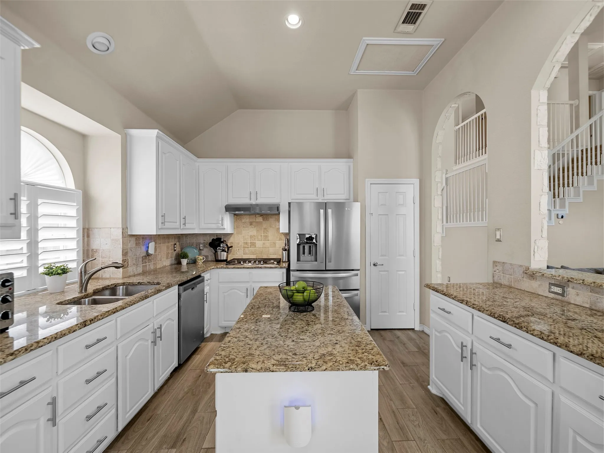 Single Family Residence For Sale in Collin County , 821 Redbud Drive, Allen, Texas 75002, 5 Bedroom, 3 Bathroom, 2 Garage spaces, 2,857 Sqft, built in 2001, mls#21333186, Real Estate Agent in Allen, Homes For Sale in Collin county, Homes For Sale in Allen, Realtor in Allen Texas, Real Estate Brokerage Independent Realty Texas, Luminita Cordes Realtor