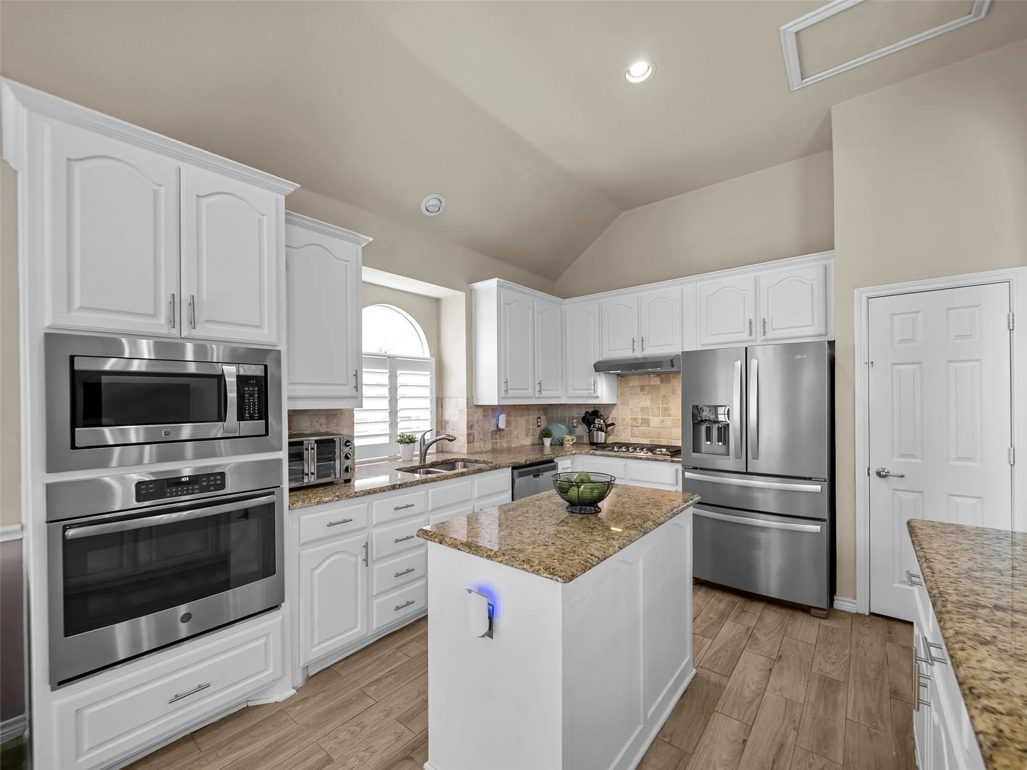 Single Family Residence For Sale in Collin County , 821 Redbud Drive, Allen, Texas 75002, 5 Bedroom, 3 Bathroom, 2 Garage spaces, 2,857 Sqft, built in 2001, mls#21333186, Real Estate Agent in Allen, Homes For Sale in Collin county, Homes For Sale in Allen, Realtor in Allen Texas, Real Estate Brokerage Independent Realty Texas, Luminita Cordes Realtor