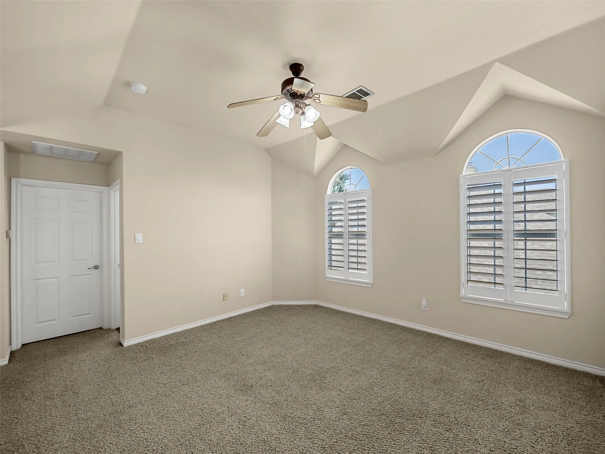 Single Family Residence For Sale in Collin County , 821 Redbud Drive, Allen, Texas 75002, 5 Bedroom, 3 Bathroom, 2 Garage spaces, 2,857 Sqft, built in 2001, mls#21333186, Real Estate Agent in Allen, Homes For Sale in Collin county, Homes For Sale in Allen, Realtor in Allen Texas, Real Estate Brokerage Independent Realty Texas, Luminita Cordes Realtor